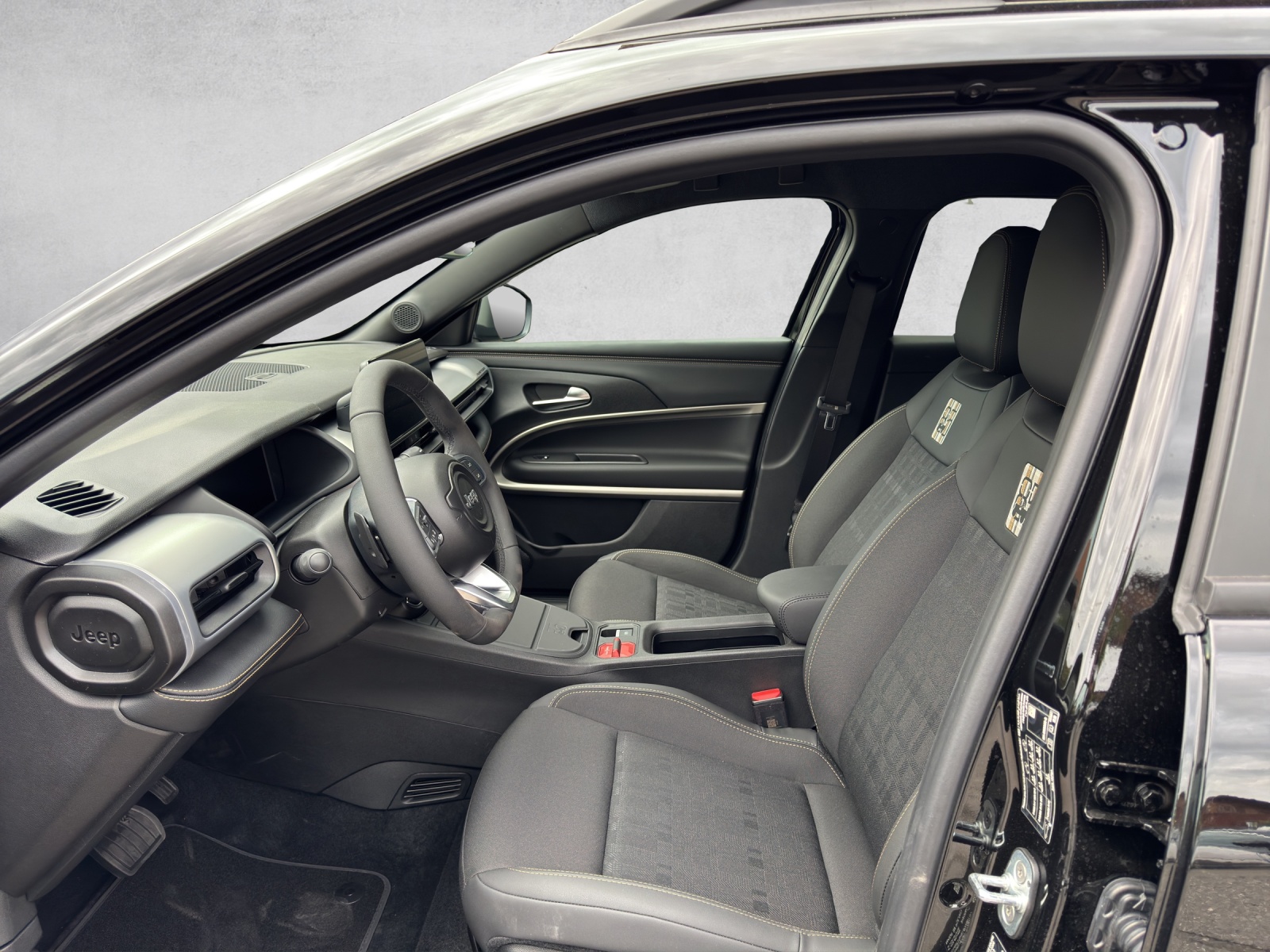 JEEP Avenger 1.2 MHEV 85th Anniversary 4xe-image-9