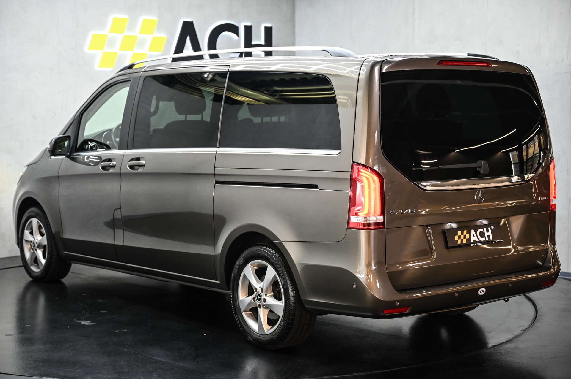 MERCEDES-BENZ V 250 d BlueTec Avant. lang 4m Van-showroom-element-3