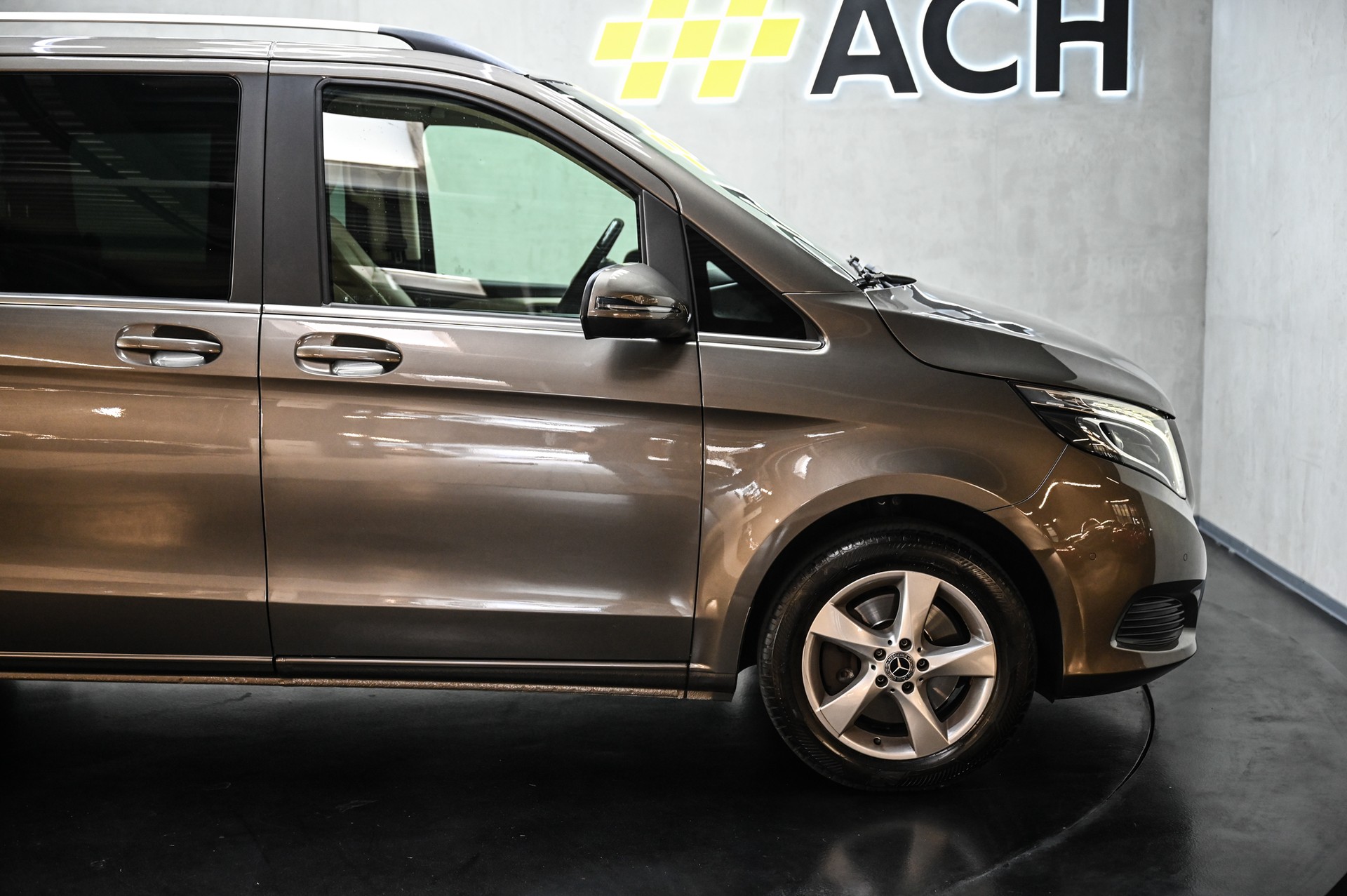 MERCEDES-BENZ V 250 d BlueTec Avant. lang 4m Van-image-15
