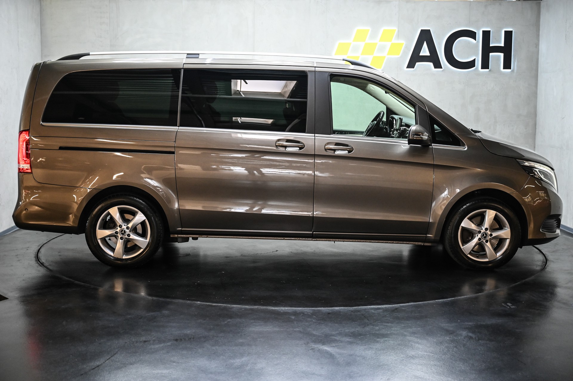 MERCEDES-BENZ V 250 d BlueTec Avant. lang 4m Van-image-10