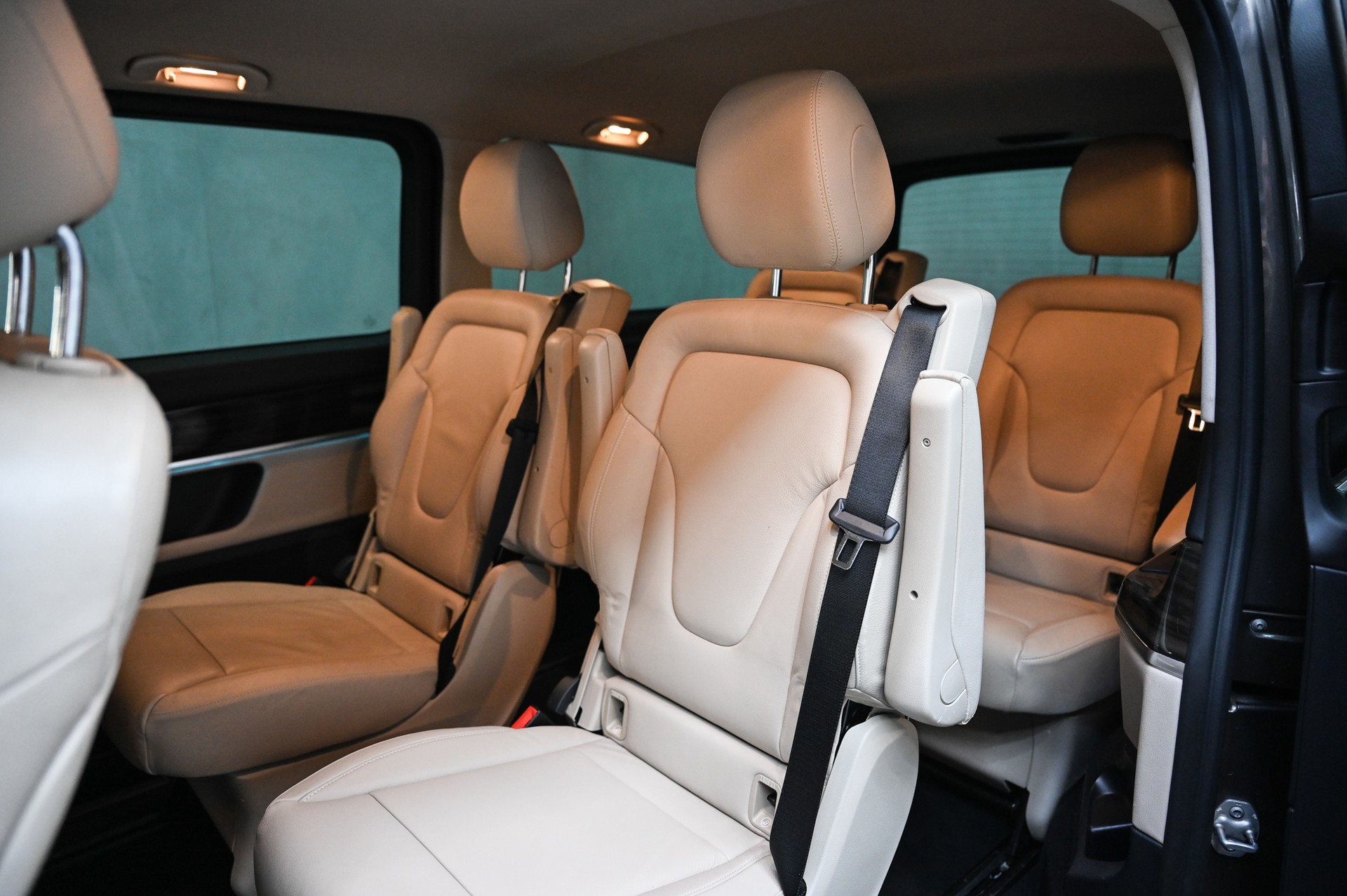 MERCEDES-BENZ V 250 d BlueTec Avant. lang 4m Van-image-17