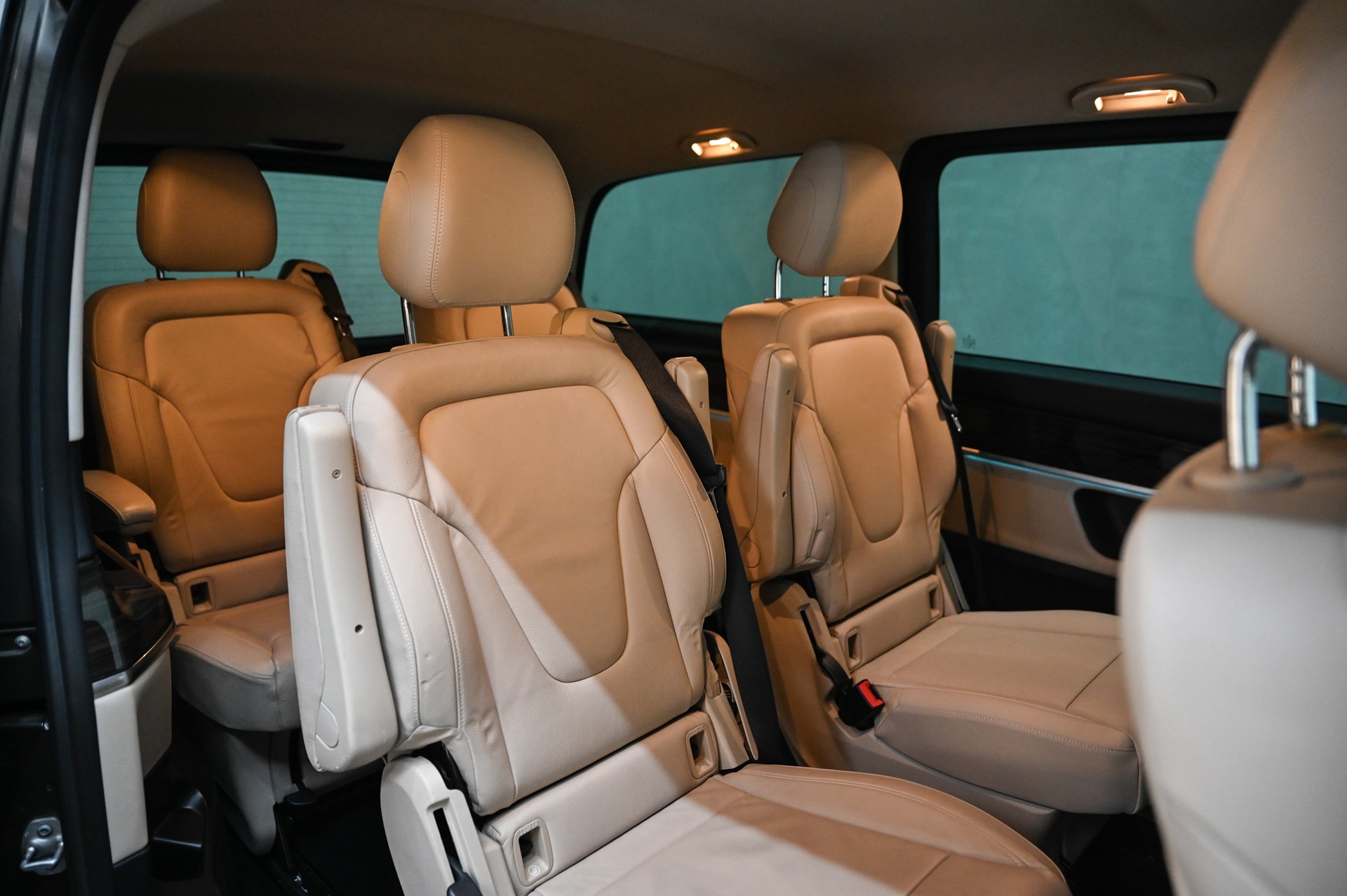 MERCEDES-BENZ V 250 d BlueTec Avant. lang 4m Van-image-30