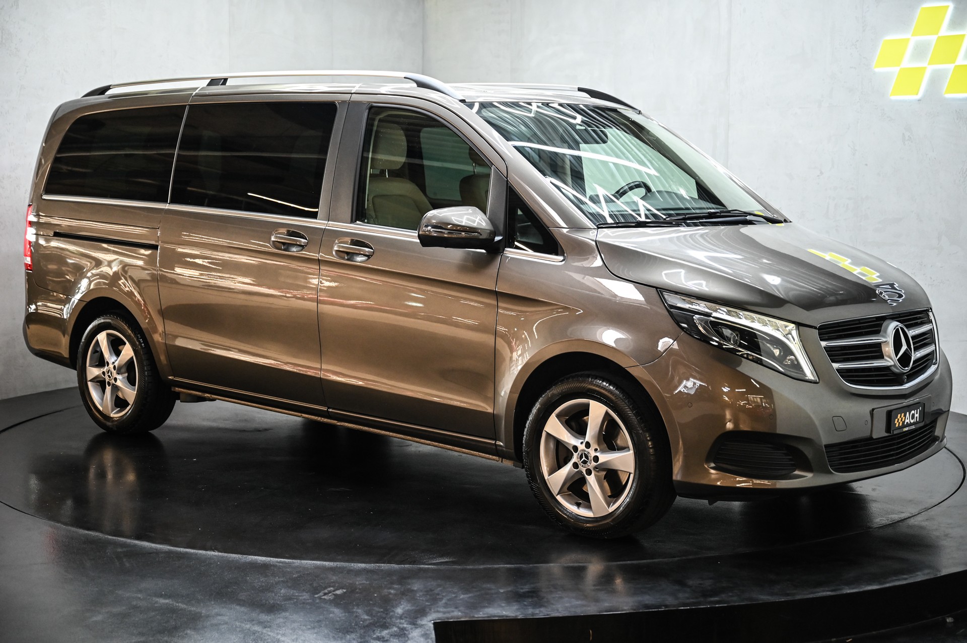 MERCEDES-BENZ V 250 d BlueTec Avant. lang 4m Van-image-9