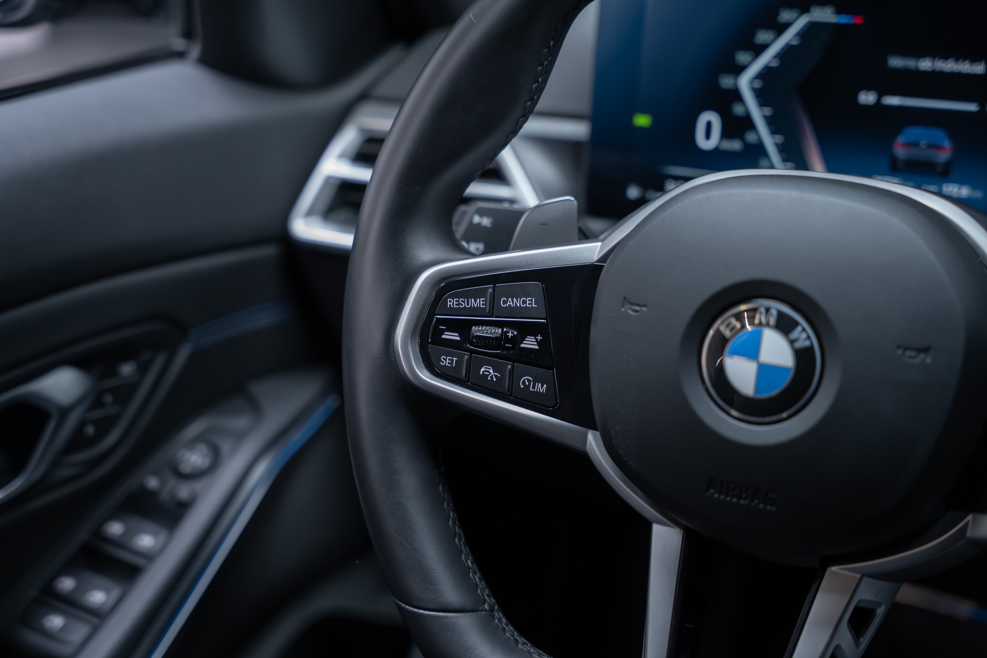 BMW 320d xDrive M Sport SAG / LCI / 360°Kamera / HeadUp / el.Sitze-image-25
