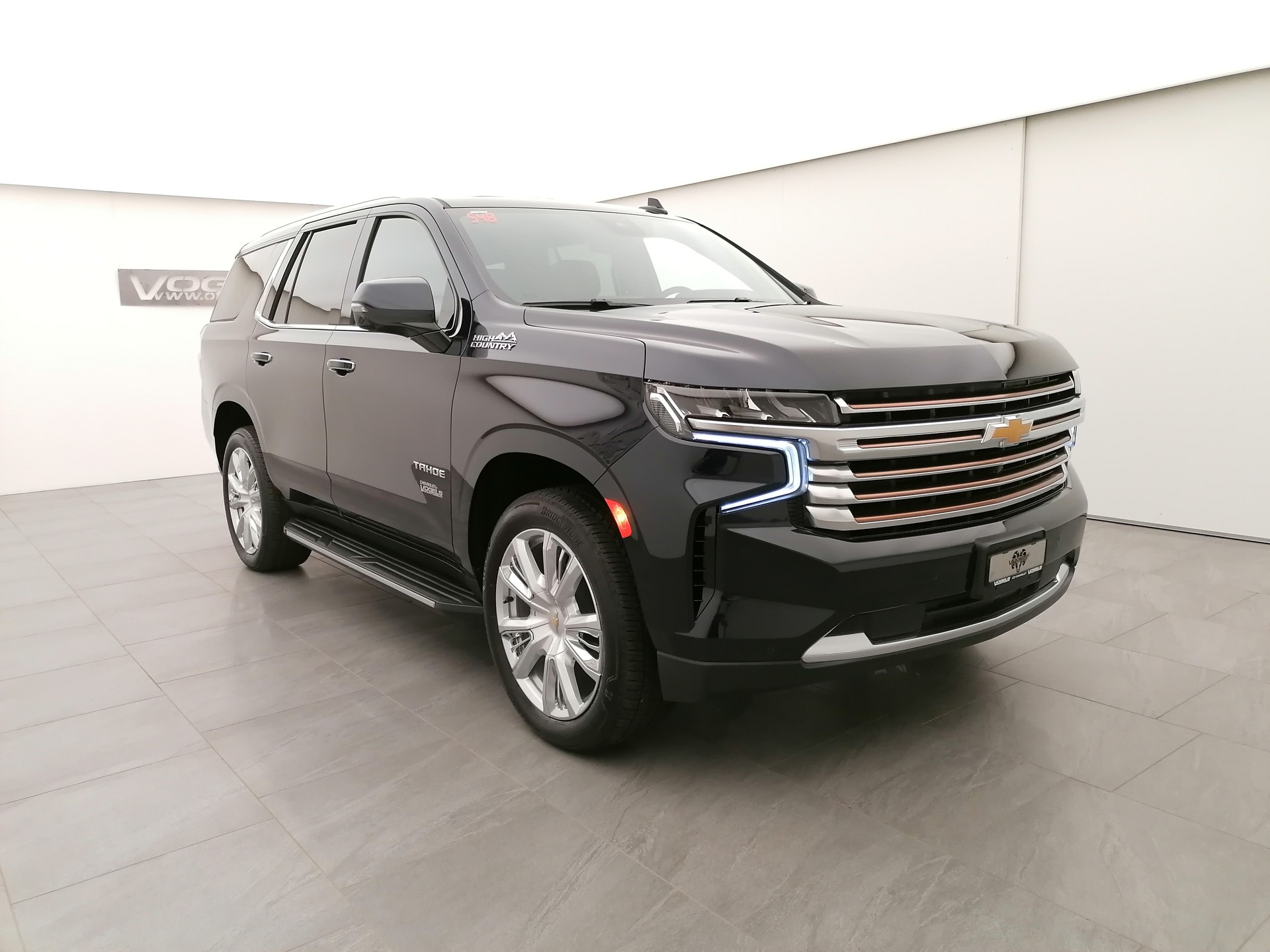 CHEVROLET Tahoe 6.2 AWD High Country-showroom-element-2