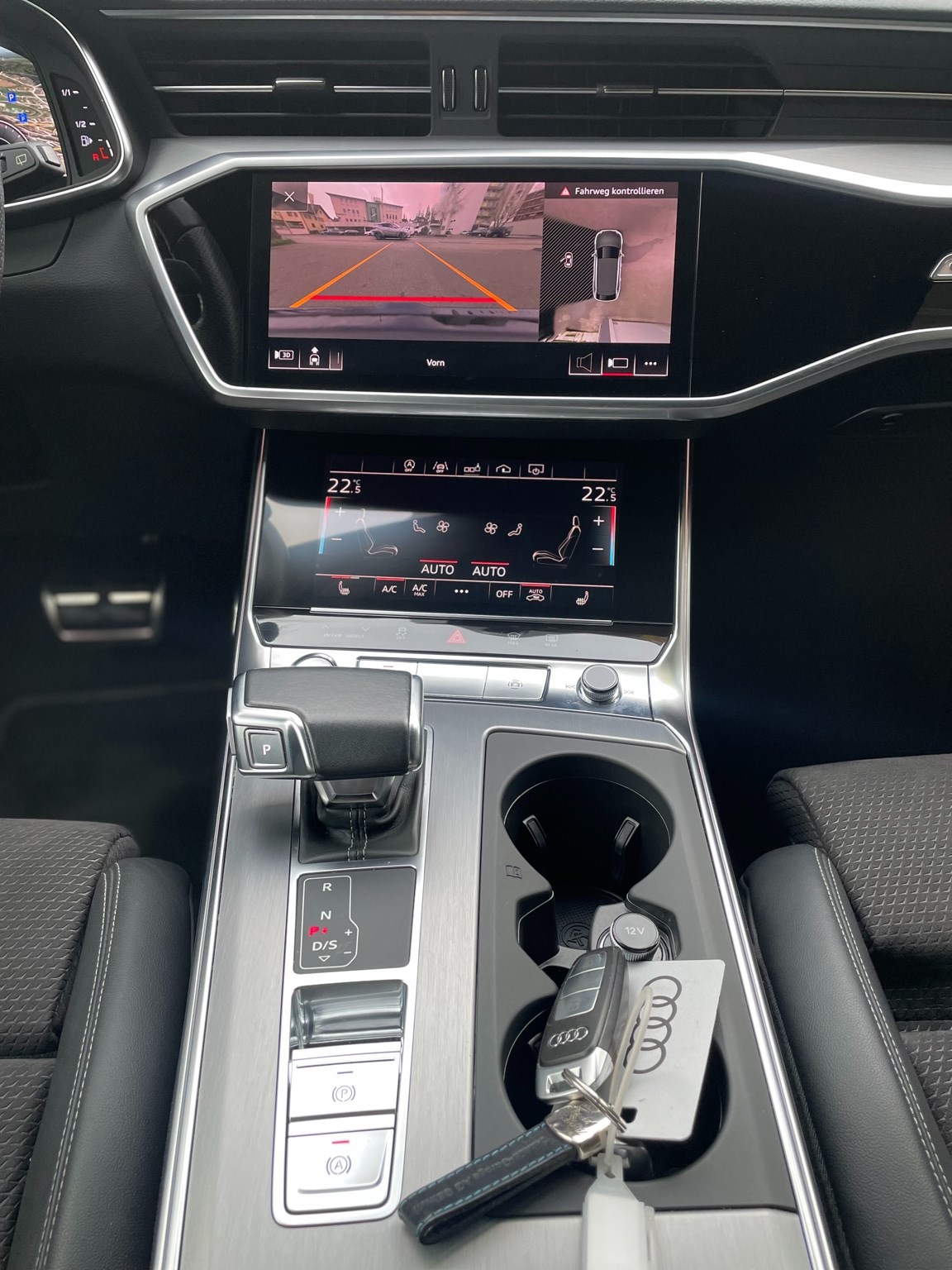 AUDI A6 Avant 55 TFSI Sport quattro S-tronic S-Line-image-14