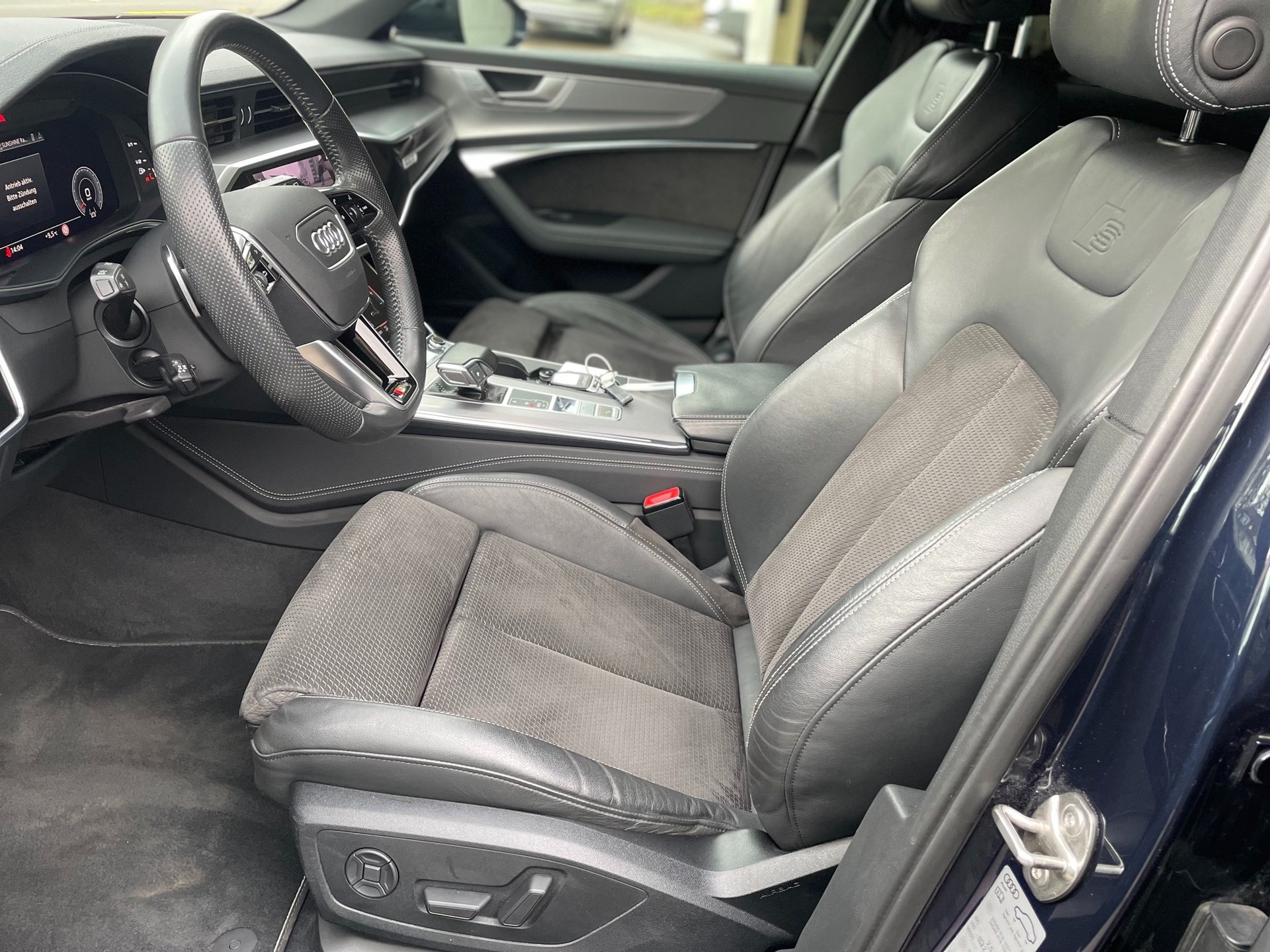 AUDI A6 Avant 55 TFSI Sport quattro S-tronic S-Line-image-7