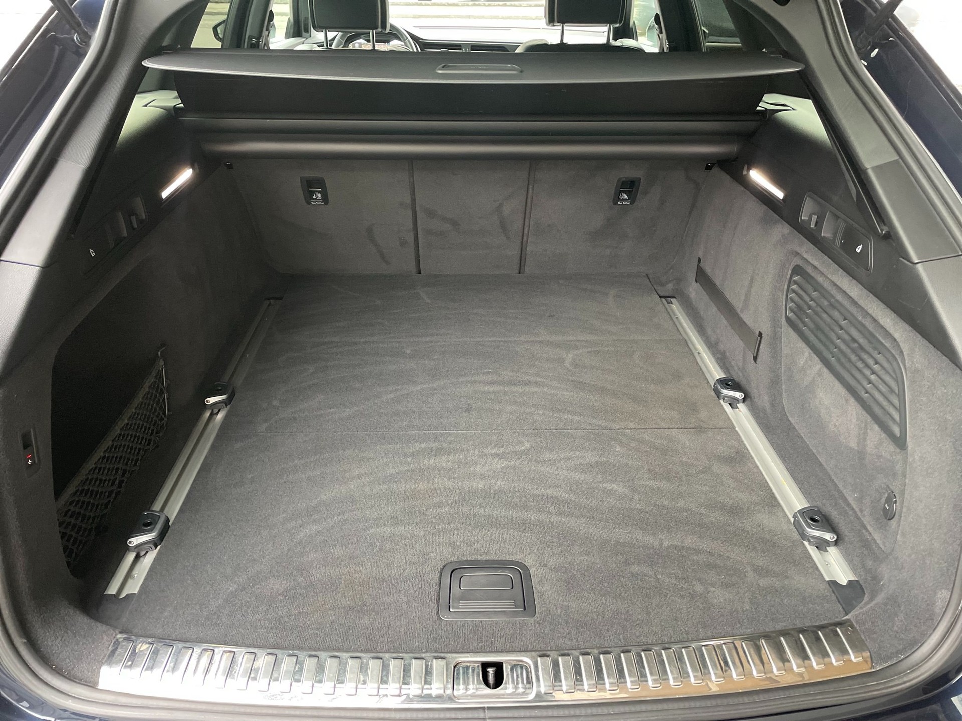 AUDI A6 Avant 55 TFSI Sport quattro S-tronic S-Line-image-6