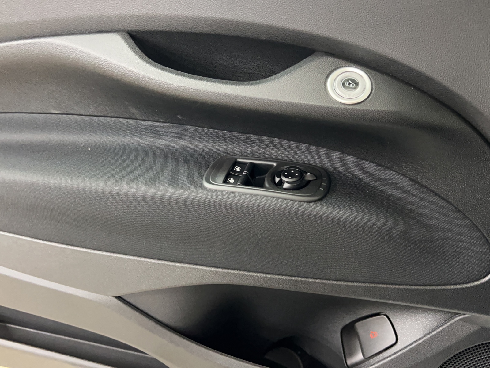 FIAT 500 el 87kW Swiss Edition-image-7