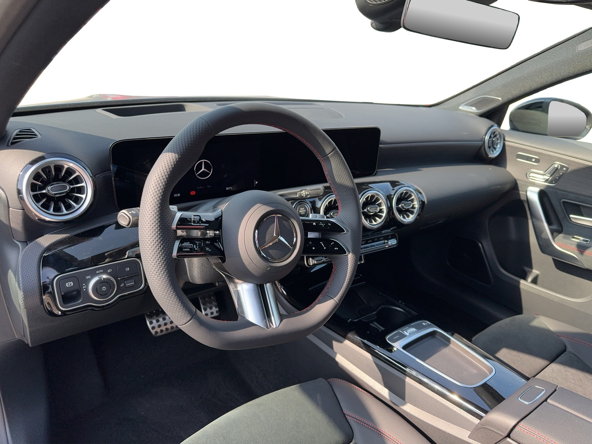 MERCEDES-BENZ A 220 4Matic 8G-DCT-image-9