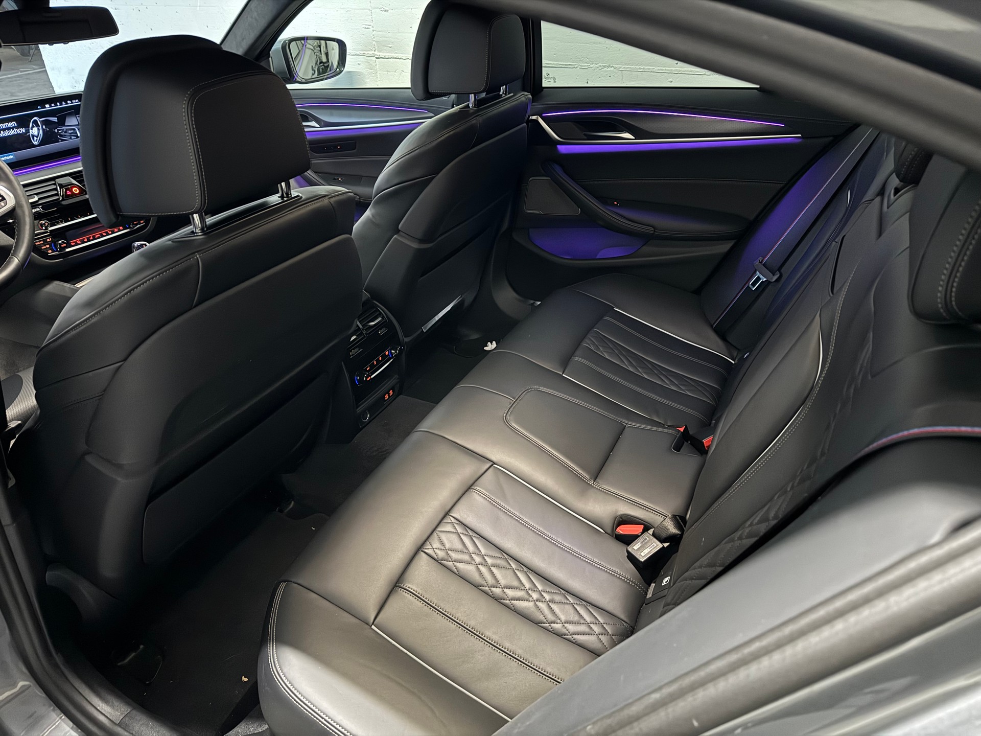 BMW 545e xDrive M Sport Pro Steptronic-image-5