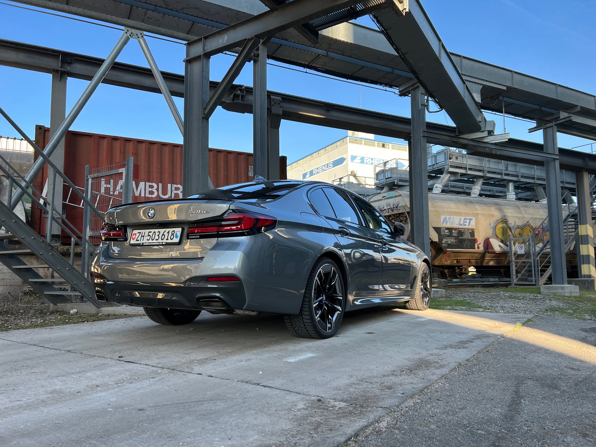 BMW 545e xDrive M Sport Pro Steptronic-image-12