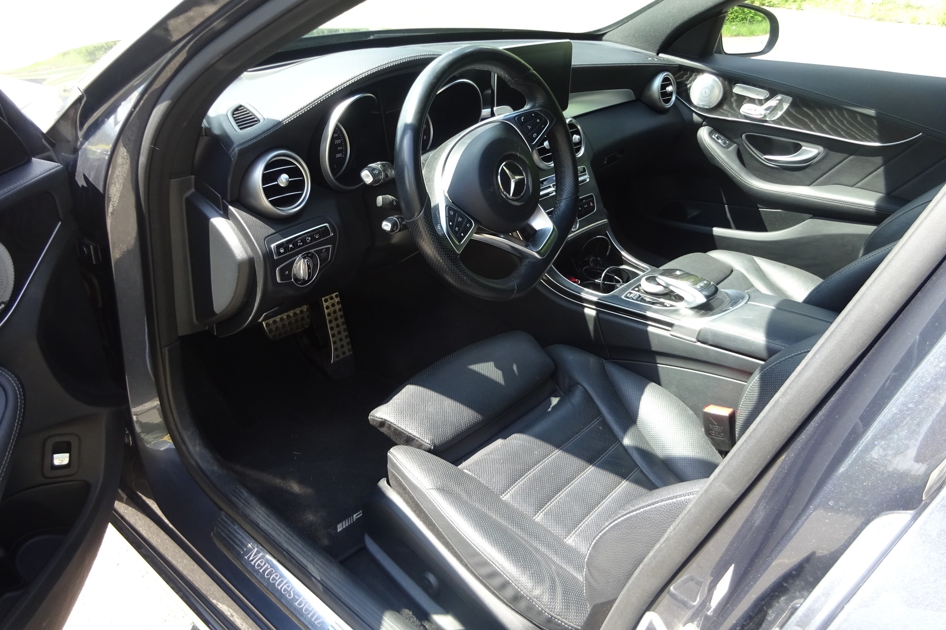MERCEDES-BENZ C 350 e AMG Line 7G-Tronic-image-9