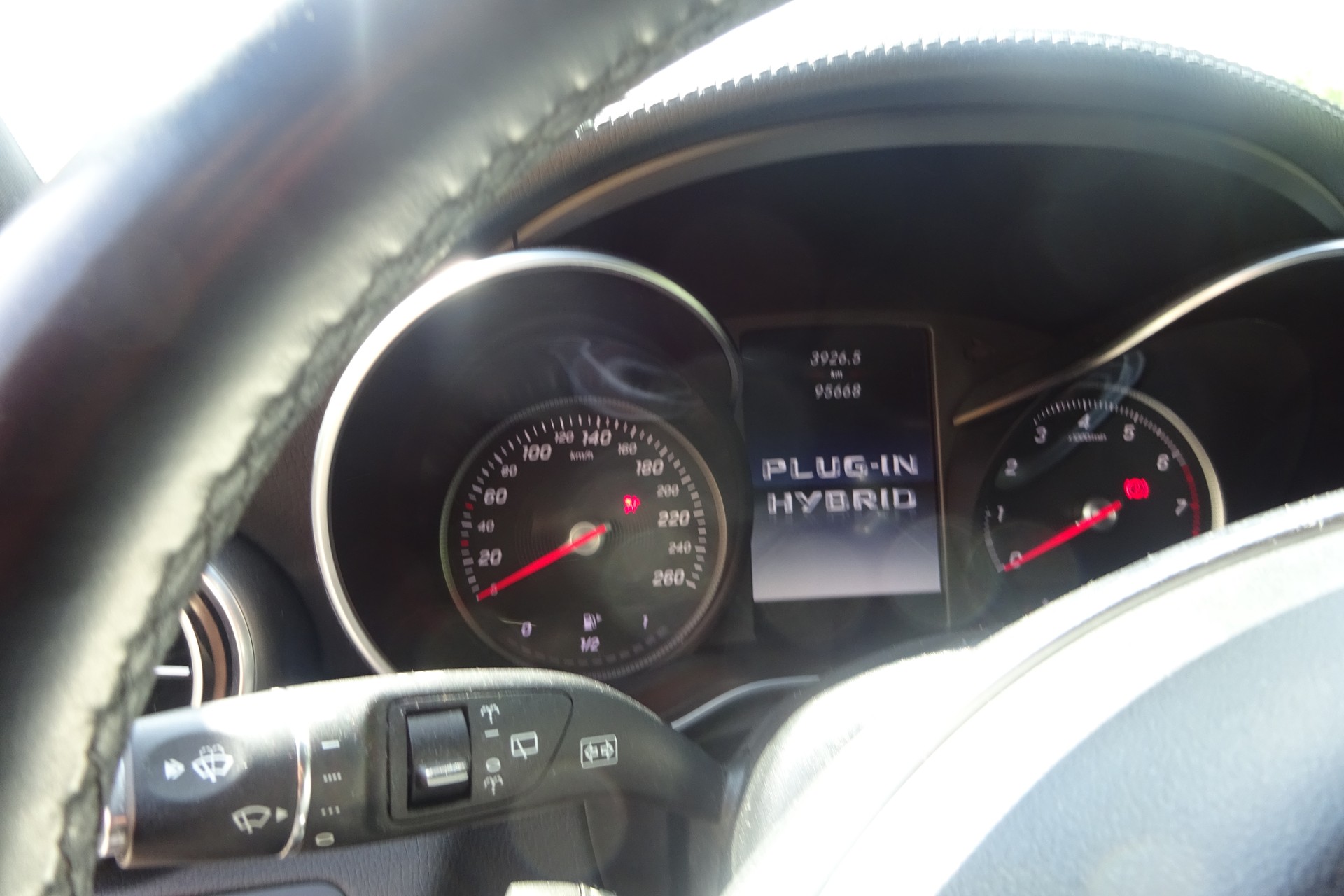 MERCEDES-BENZ C 350 e AMG Line 7G-Tronic-image-10
