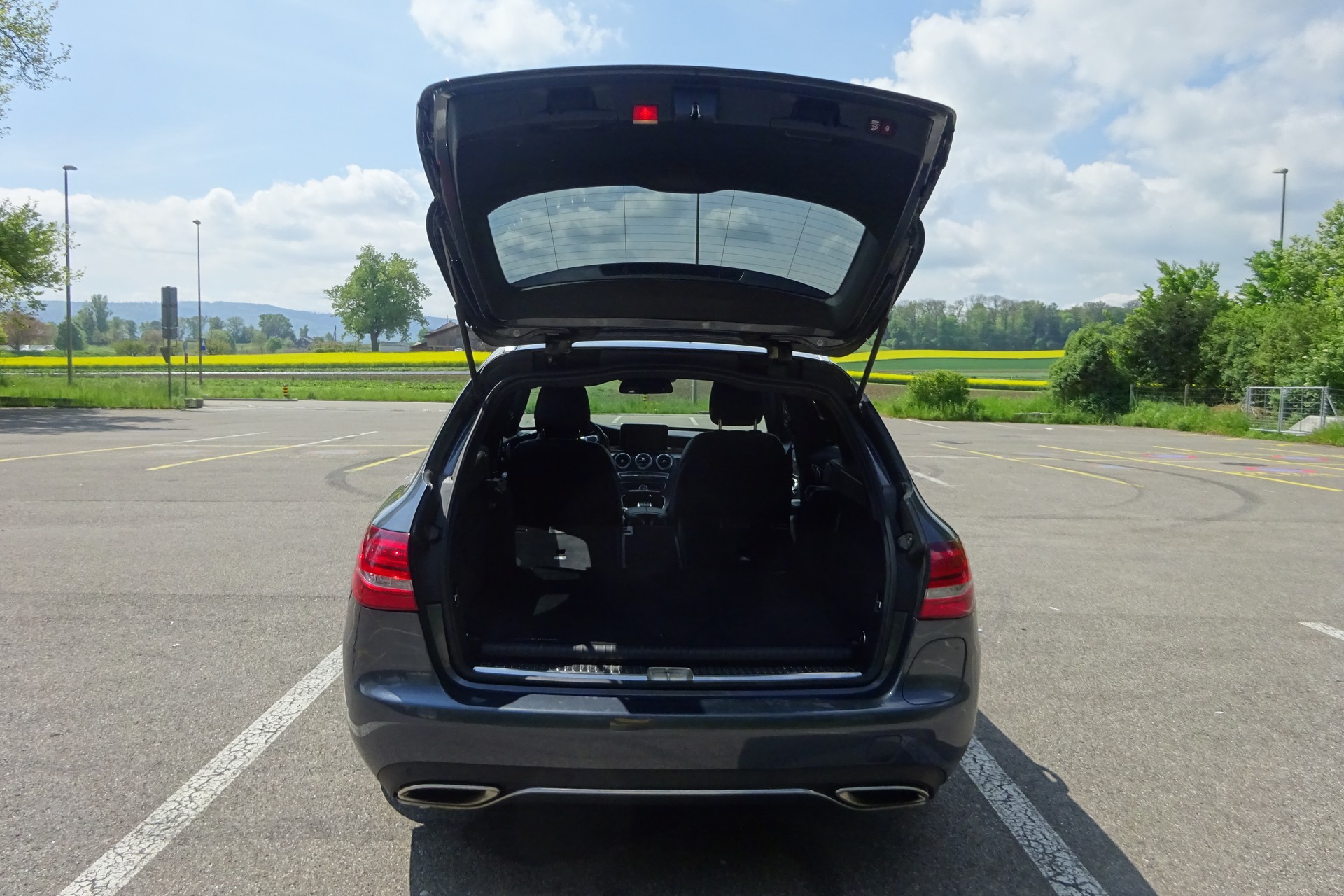 MERCEDES-BENZ C 350 e AMG Line 7G-Tronic-image-4