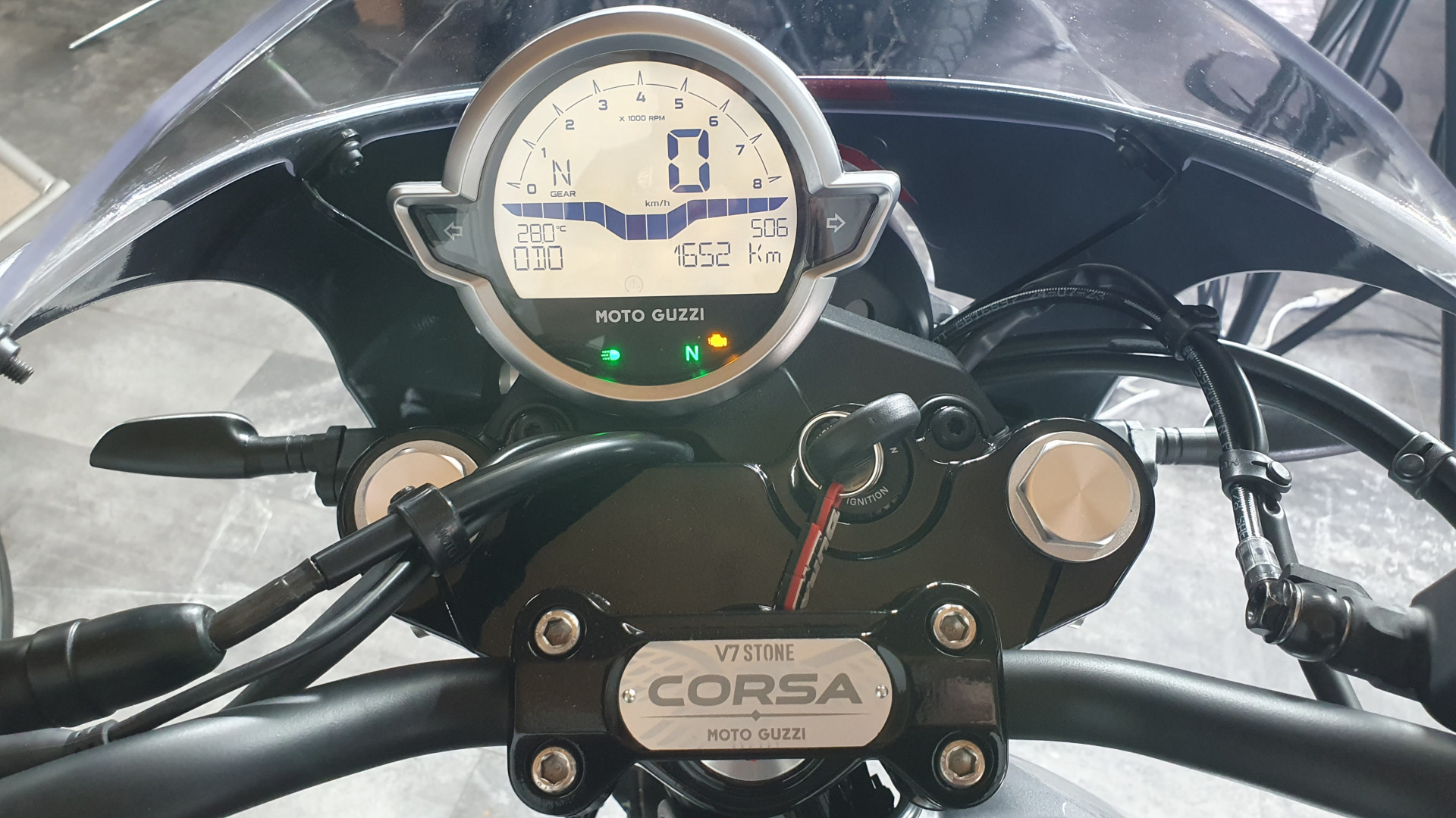 MOTO GUZZI V7 850 Stone Corsa-image-5