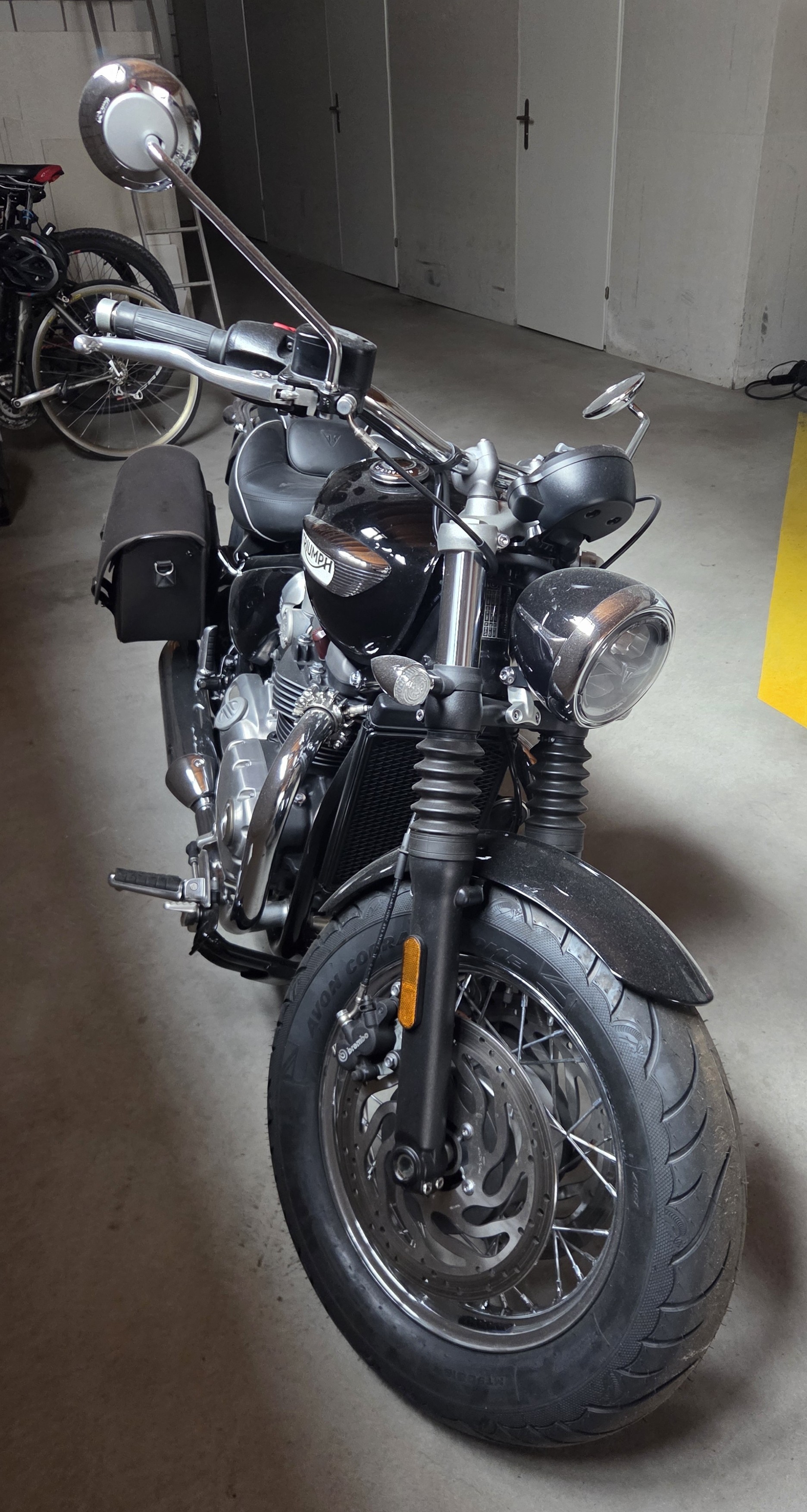 TRIUMPH Bonneville 1200 Speedmaster-image-4