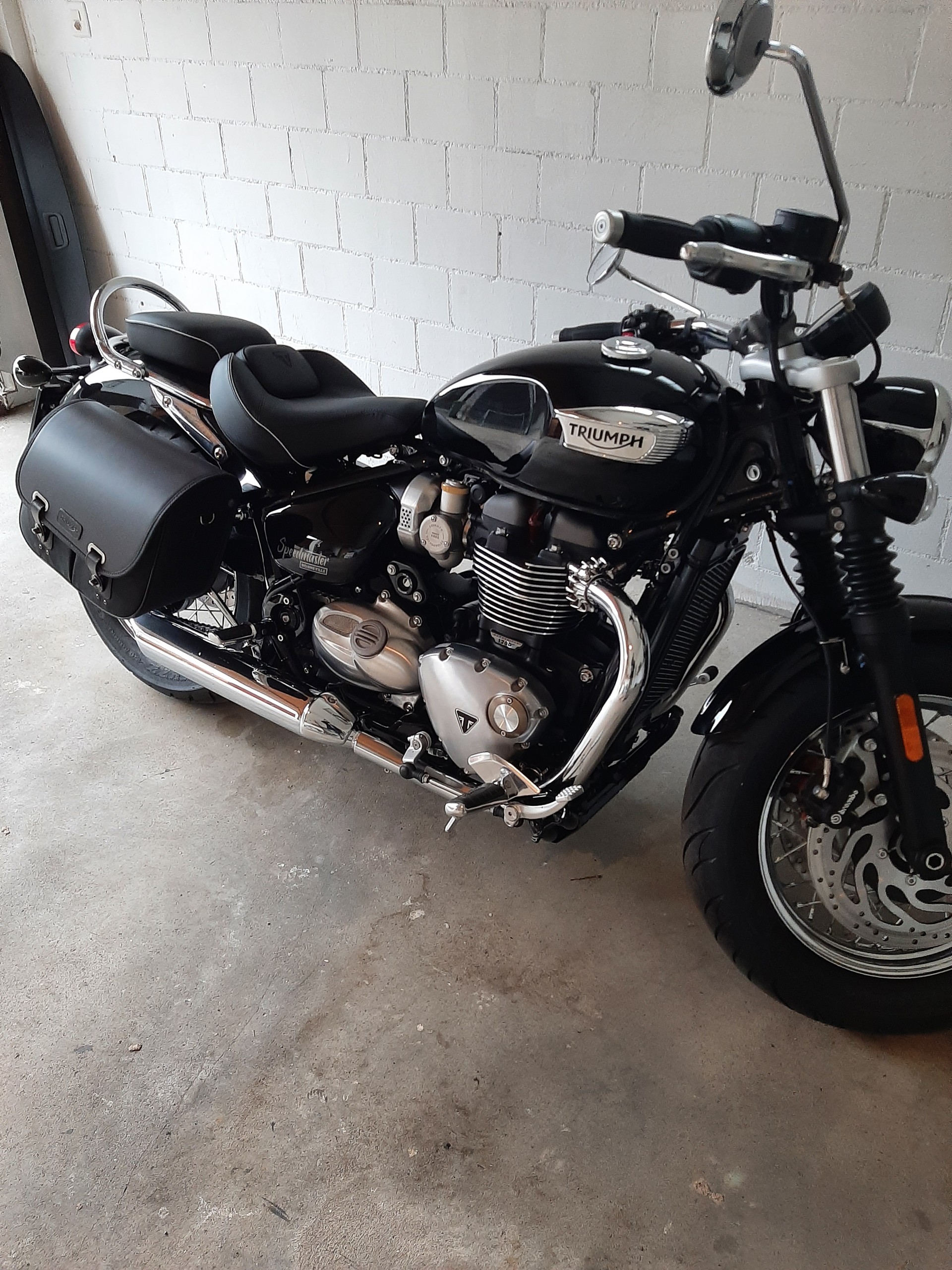 TRIUMPH Bonneville 1200 Speedmaster-image-0