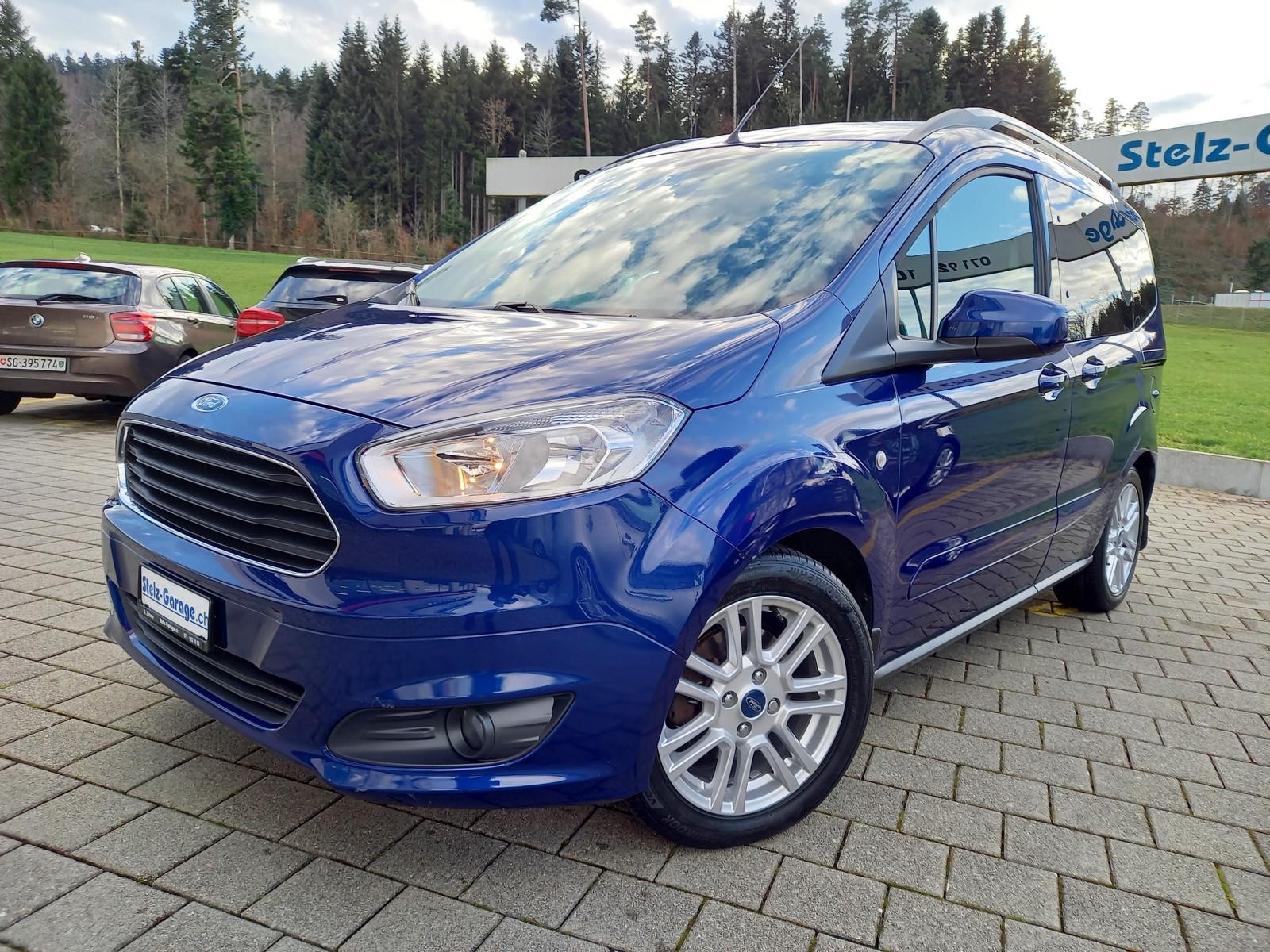 FORD Tourneo Courier 1.0 SCTi Titanium