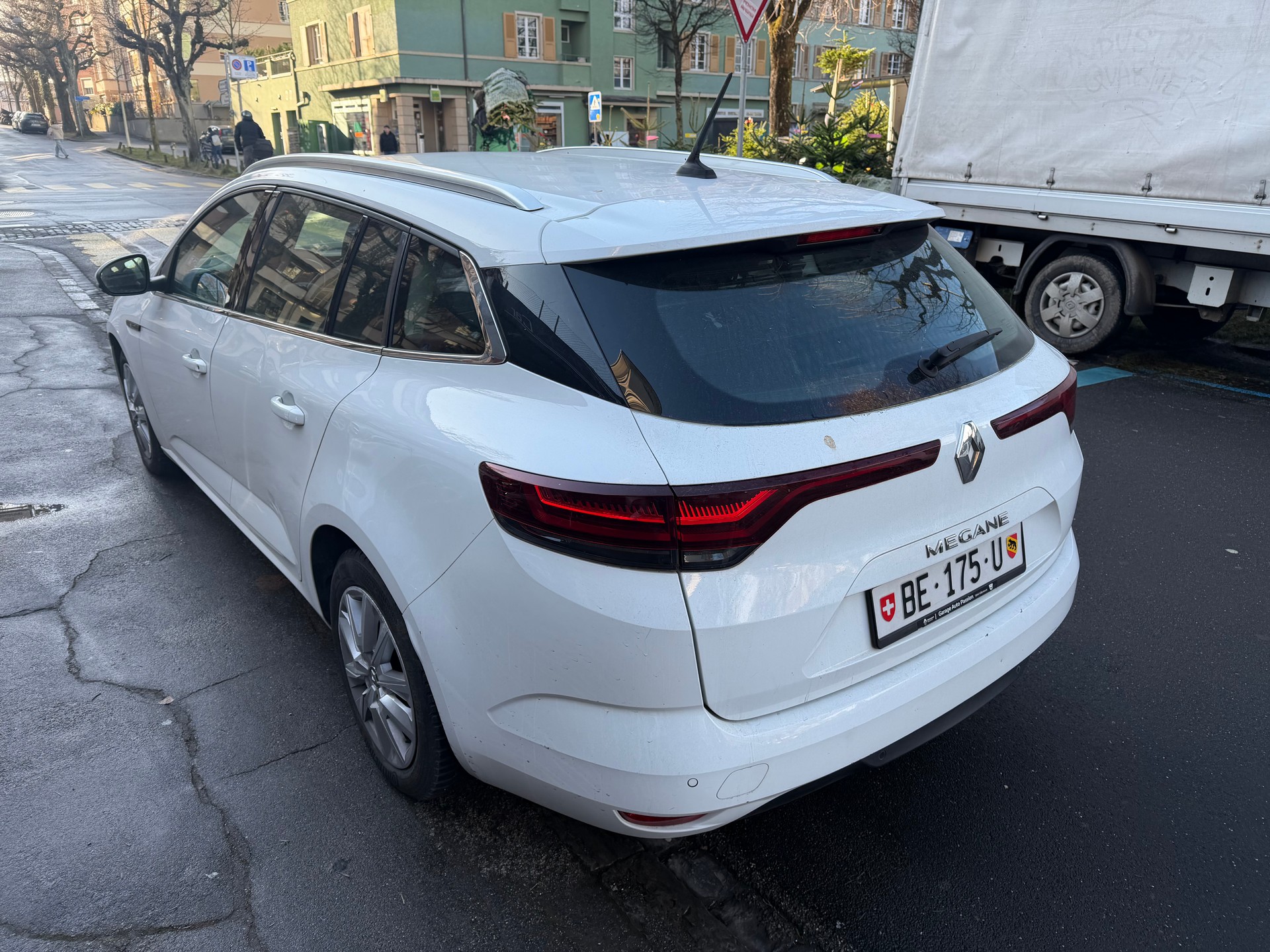 RENAULT Mégane Grandtour 1.5 dCi Business EDC-image-4