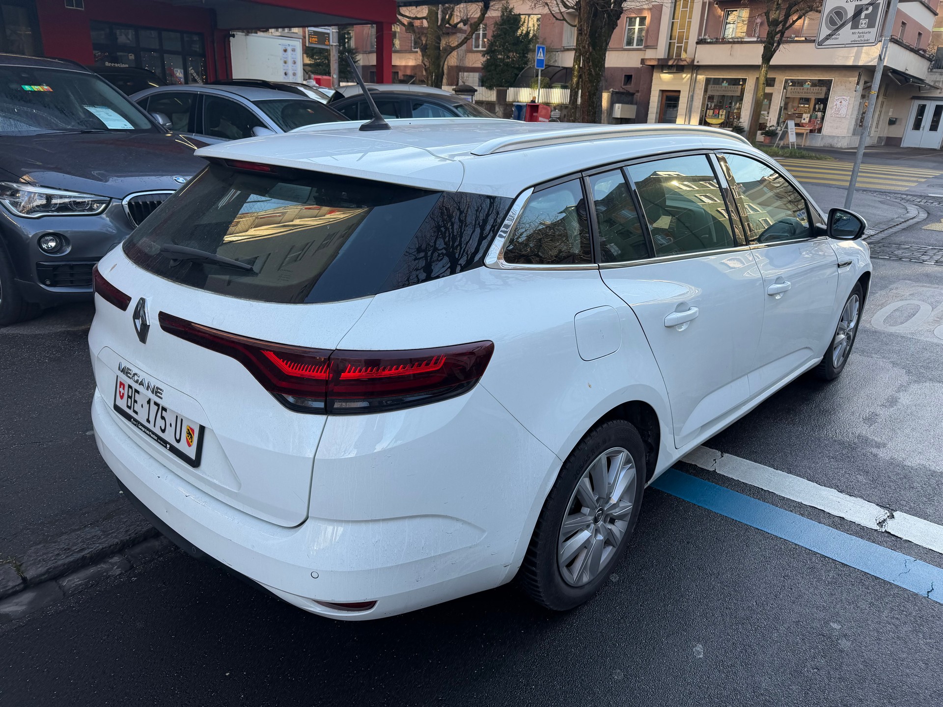 RENAULT Mégane Grandtour 1.5 dCi Business EDC-image-7