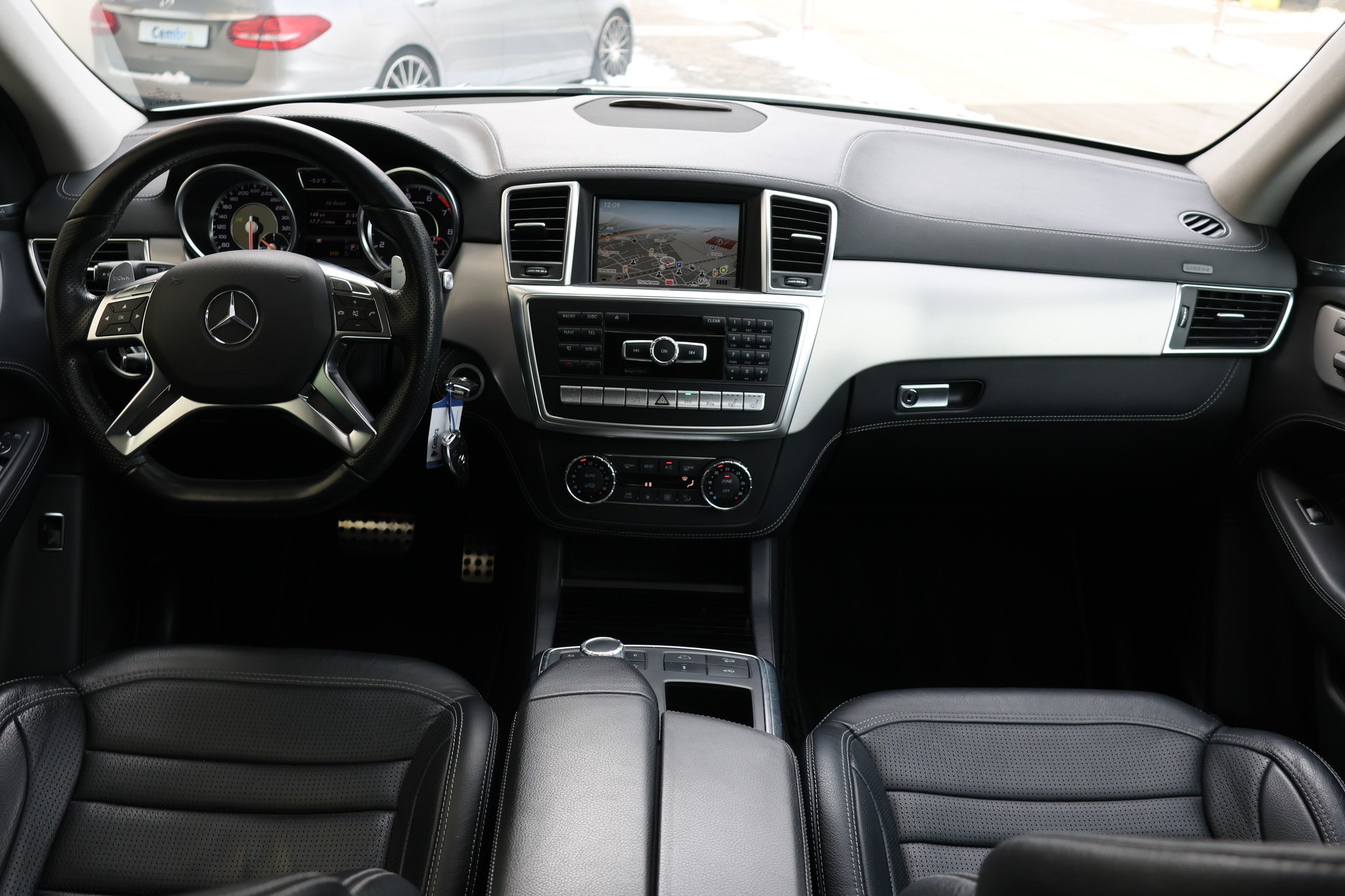 MERCEDES-BENZ ML 63 AMG Executive 4Matic Speedshift-image-12