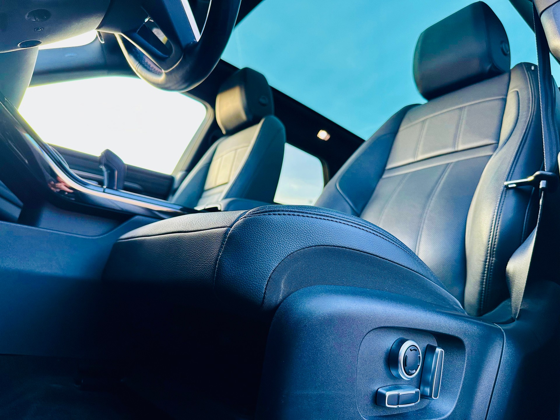 LAND ROVER Range Rover Evoque R-Dynamic P 200 HSE AT9-image-12