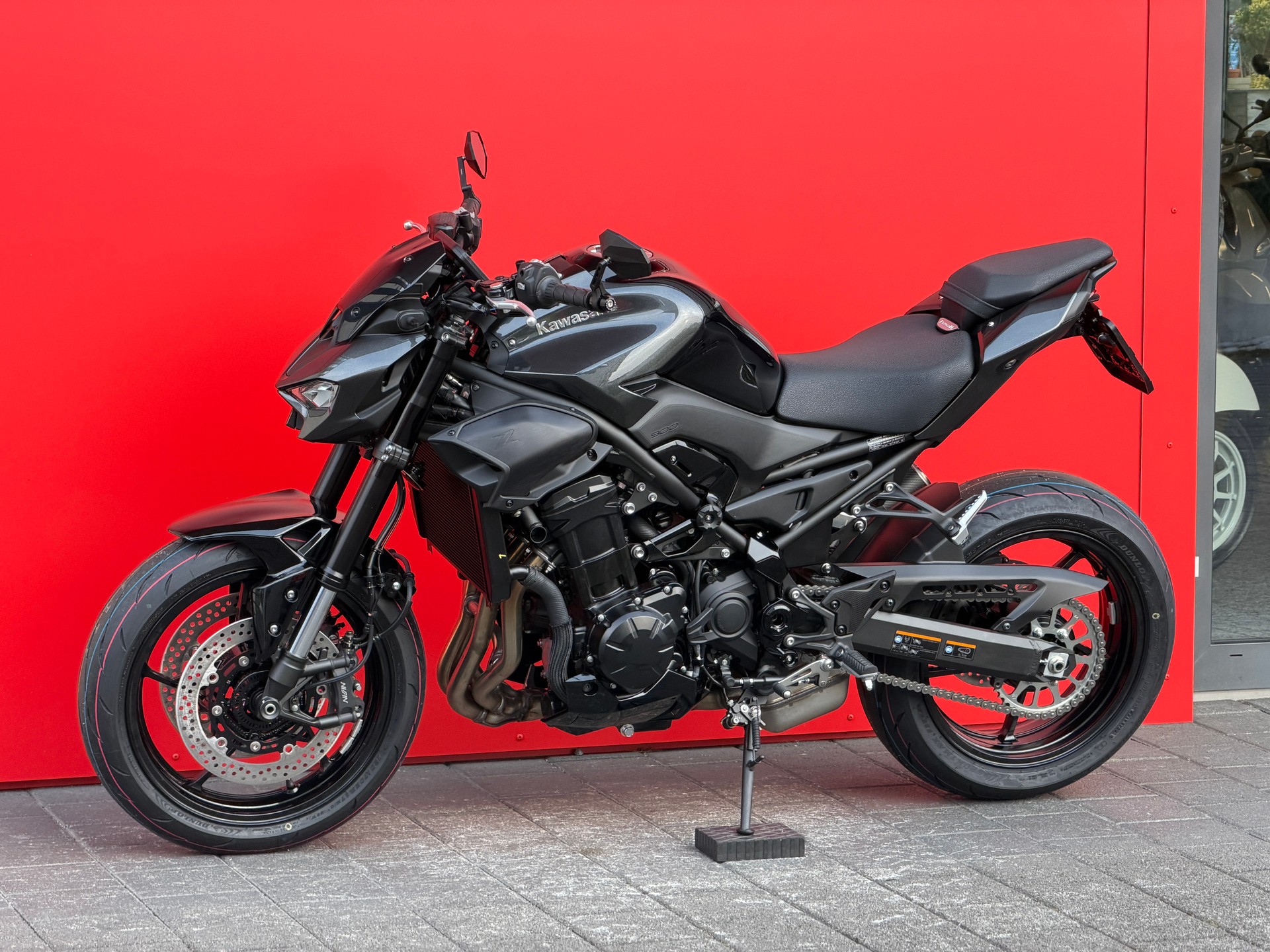 KAWASAKI Z 900-image-15