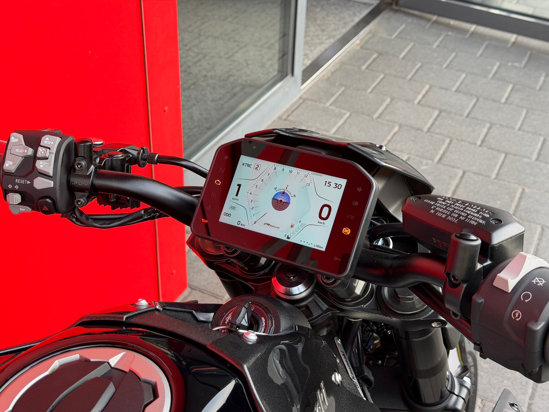 KAWASAKI Z 900-image-5