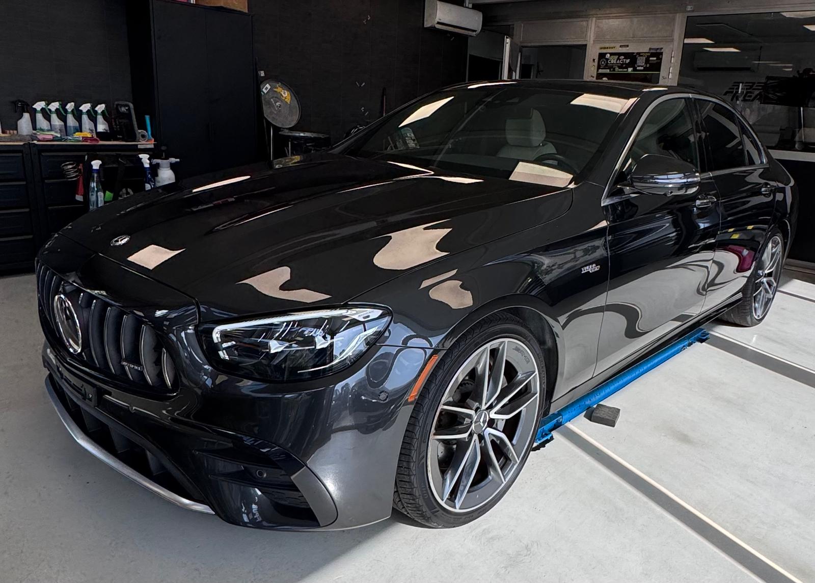 MERCEDES-BENZ AMG E53 4Matic-showroom-element-1
