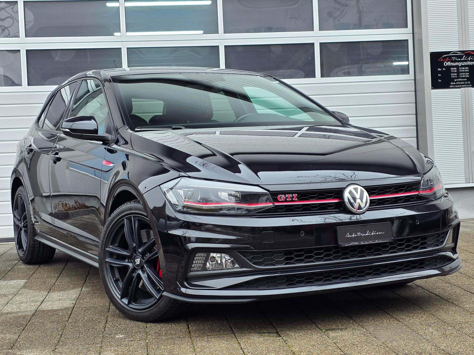 VW Polo 2.0 TSI GTI DSG ** DRIVE ASSIS. - SICHERHEITS PAKET - SPORT FAHRWERK -KEYLESS -APPLE CAR PLAY- LED - ALLES IN SCHWARZ