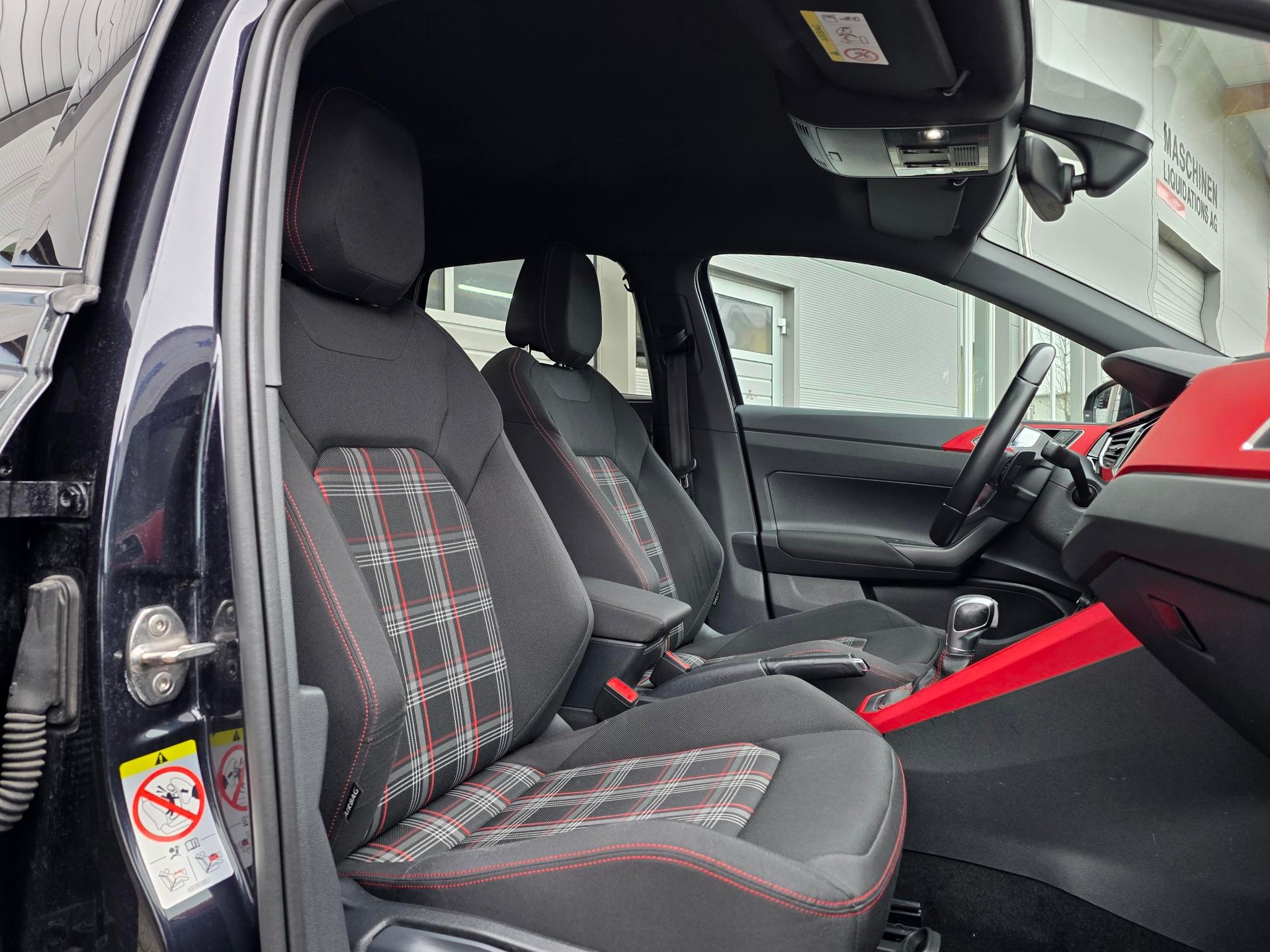 VW Polo 2.0 TSI GTI DSG ** DRIVE ASSIS. - SICHERHEITS PAKET - SPORT FAHRWERK -KEYLESS -APPLE CAR PLAY- LED - ALLES IN SCHWARZ-image-7