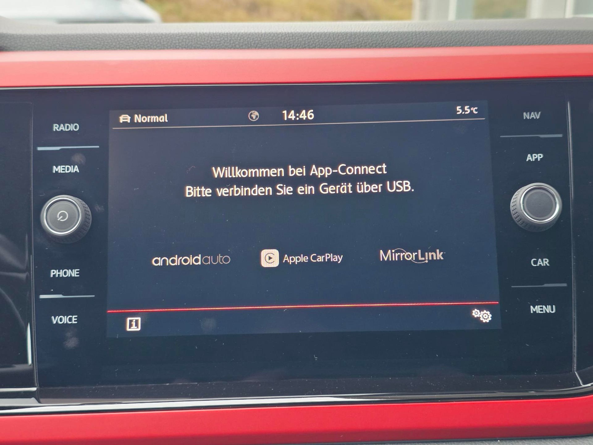 VW Polo 2.0 TSI GTI DSG ** DRIVE ASSIS. - SICHERHEITS PAKET - SPORT FAHRWERK -KEYLESS -APPLE CAR PLAY- LED - ALLES IN SCHWARZ-image-12