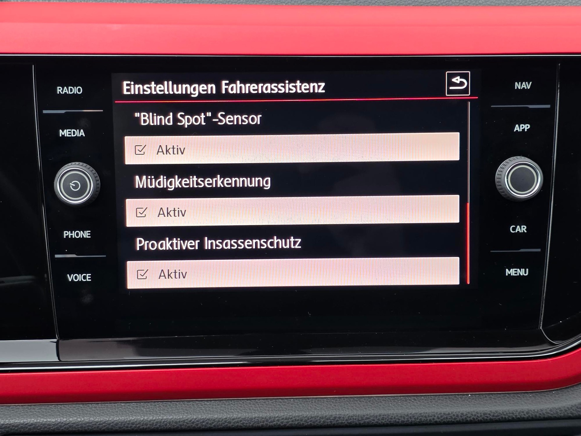 VW Polo 2.0 TSI GTI DSG ** DRIVE ASSIS. - SICHERHEITS PAKET - SPORT FAHRWERK -KEYLESS -APPLE CAR PLAY- LED - ALLES IN SCHWARZ-image-20