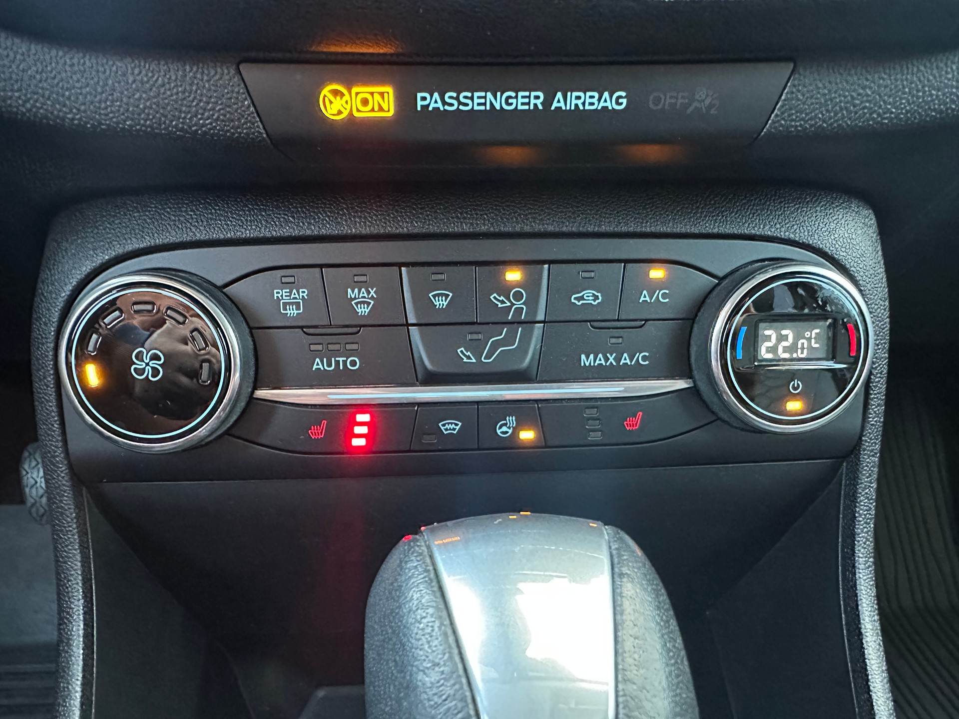 FORD Fiesta 1.0 SCTi Vignale Automat-image-14
