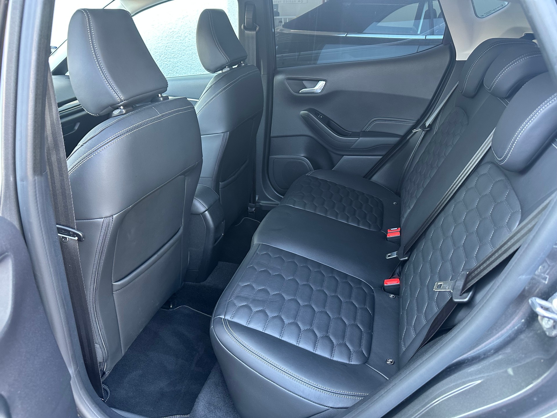 FORD Fiesta 1.0 SCTi Vignale Automat-image-7
