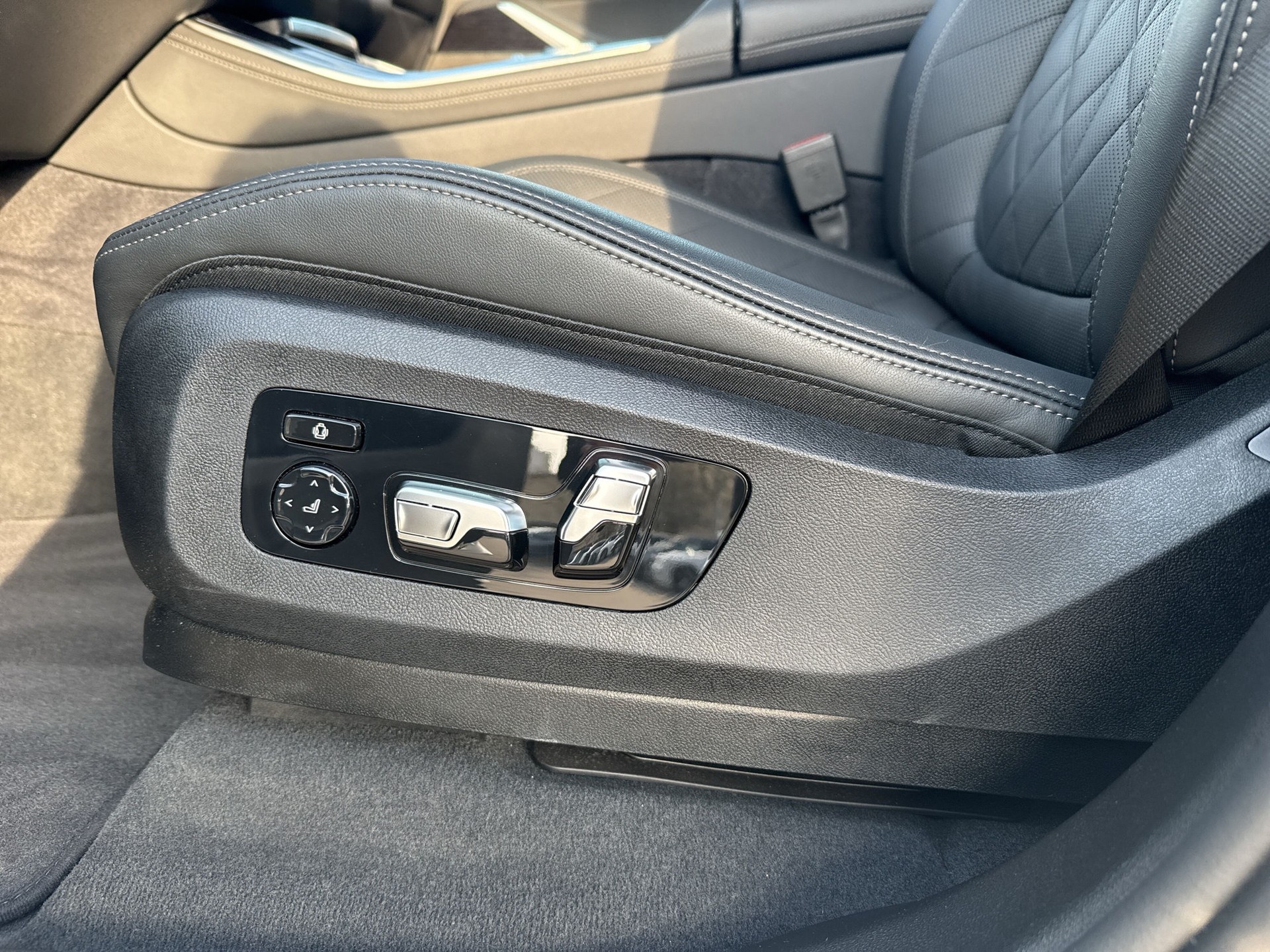 BMW X5 xDrive 48V 30d M Sport Steptronic-image-18