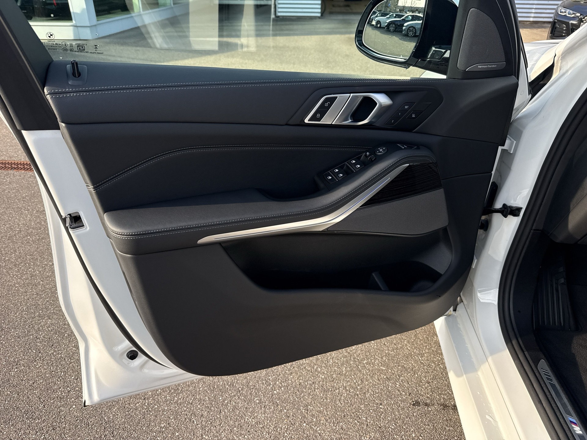 BMW X5 xDrive 48V 30d M Sport Steptronic-image-16