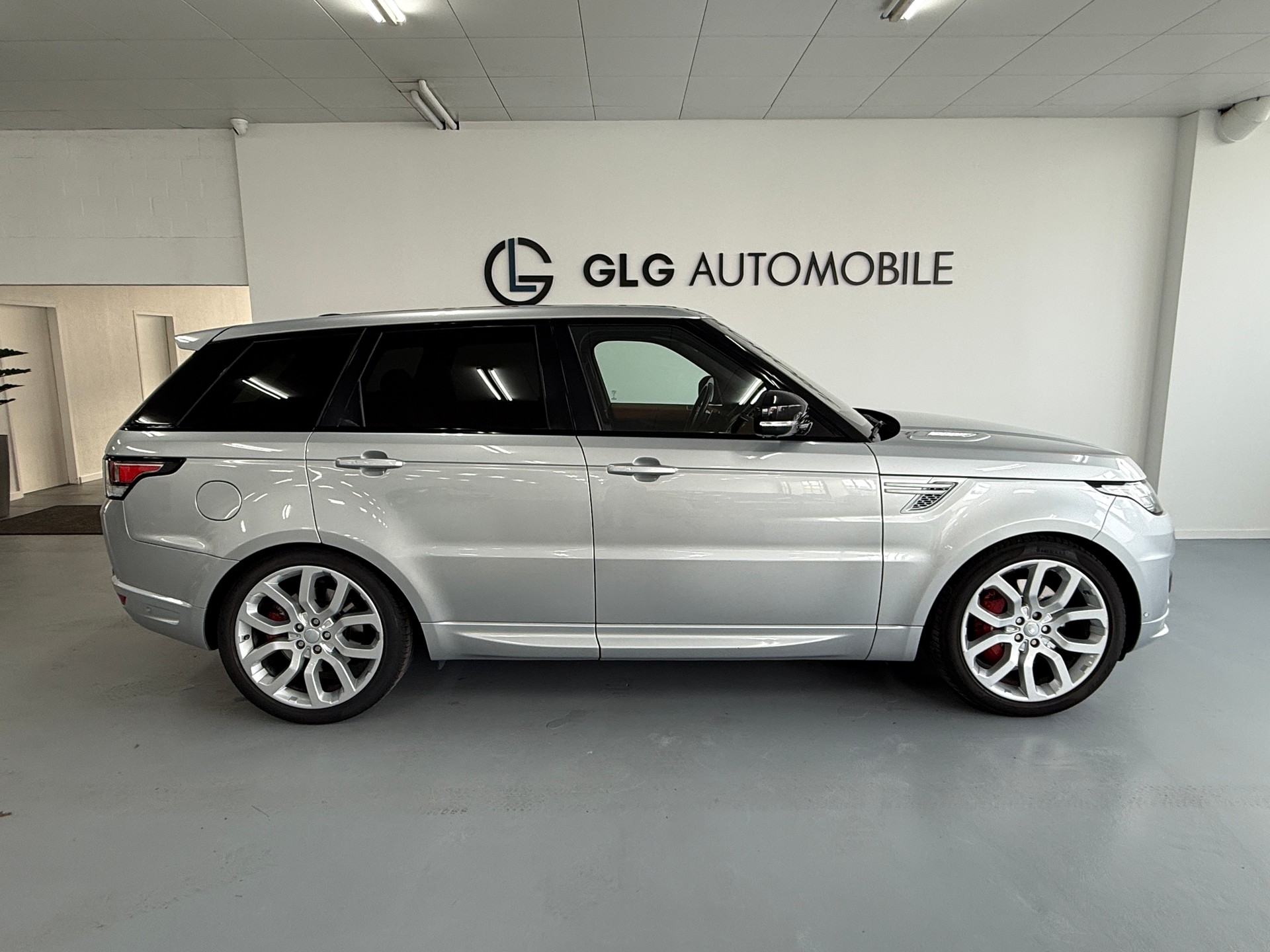 LAND ROVER Range Rover Sport 4.4 SDV8 Autobiography Dynamic A-image-4