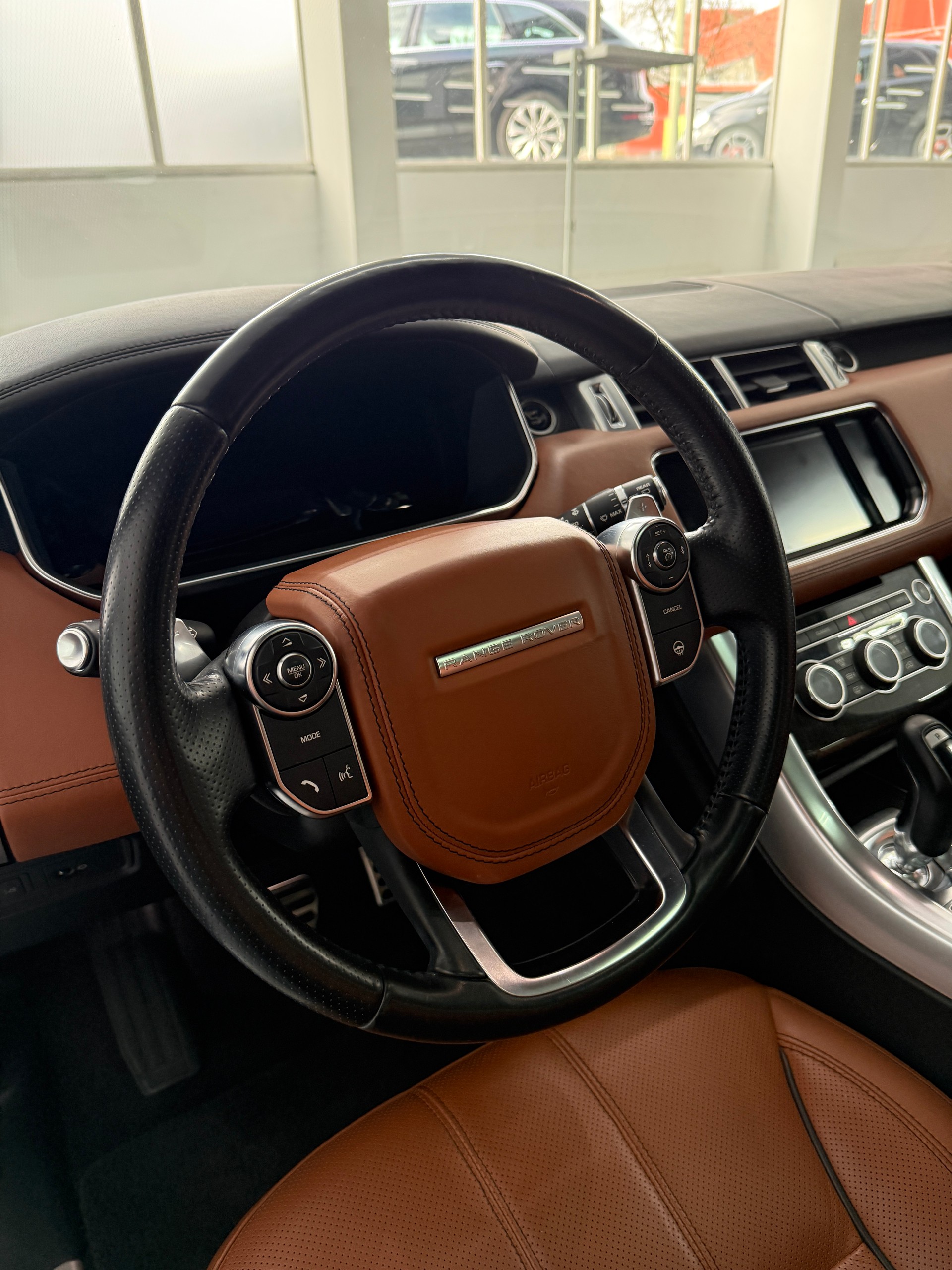 LAND ROVER Range Rover Sport 4.4 SDV8 Autobiography Dynamic A-image-9