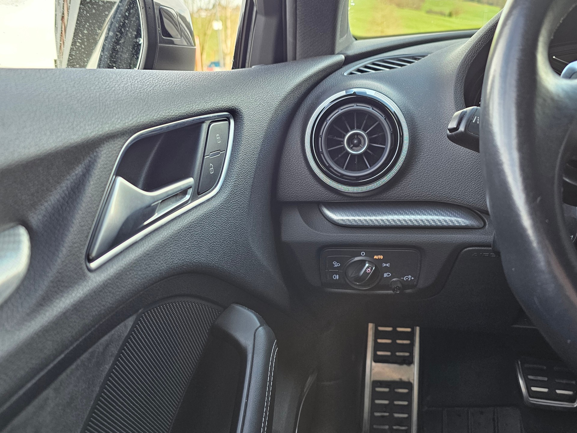 AUDI RS3 2.5 TSI quattro S-tronic-image-15