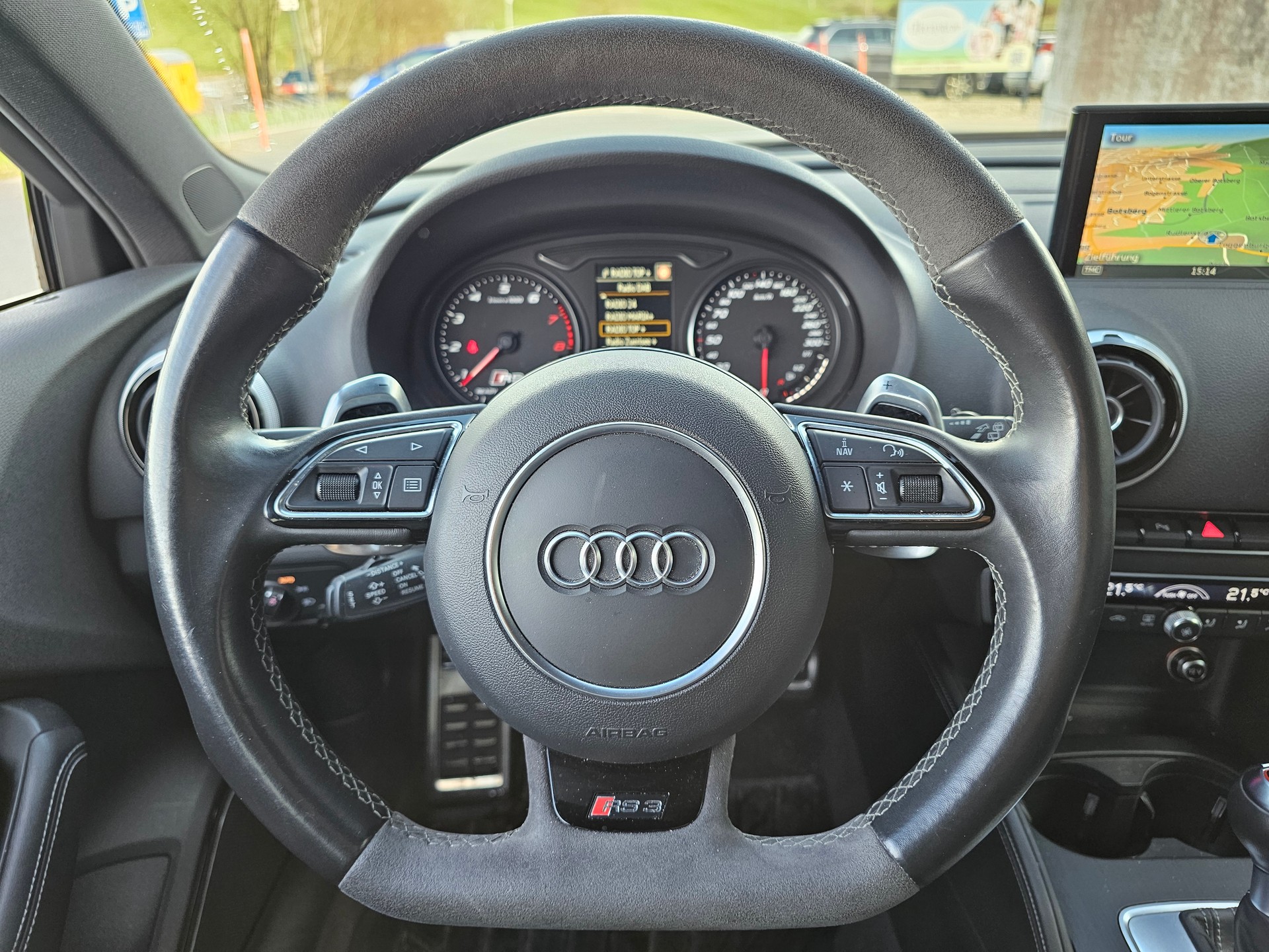 AUDI RS3 2.5 TSI quattro S-tronic-image-8