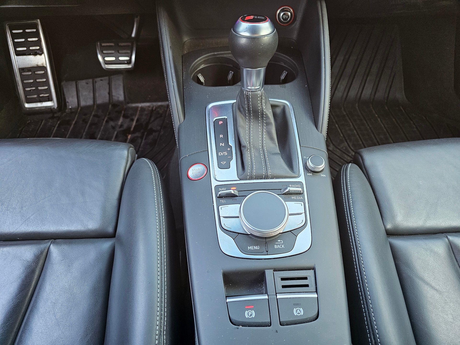 AUDI RS3 2.5 TSI quattro S-tronic-image-13