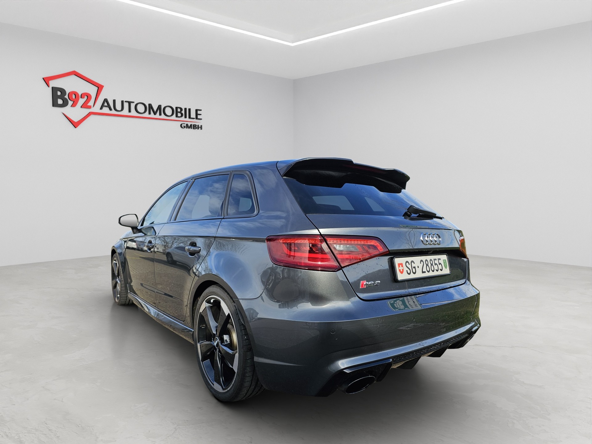 AUDI RS3 2.5 TSI quattro S-tronic-showroom-element-2