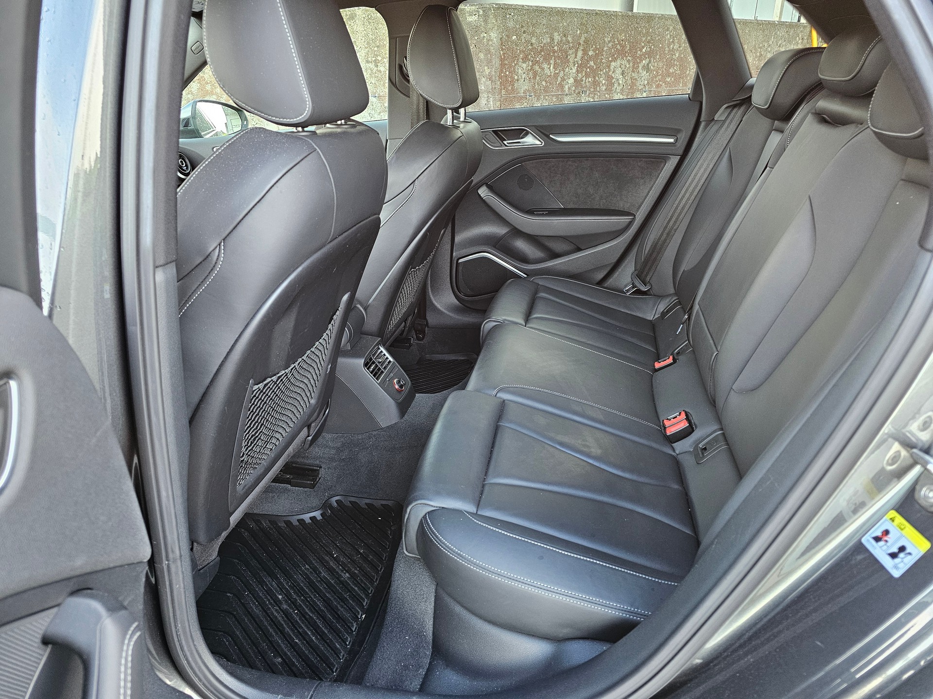 AUDI RS3 2.5 TSI quattro S-tronic-image-12
