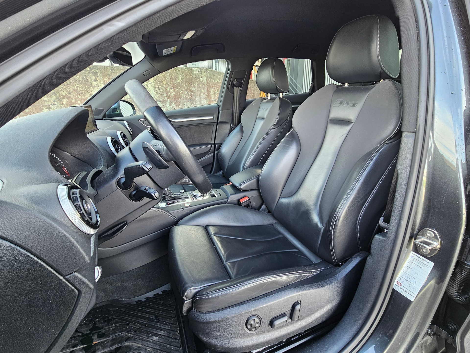 AUDI RS3 2.5 TSI quattro S-tronic-image-11