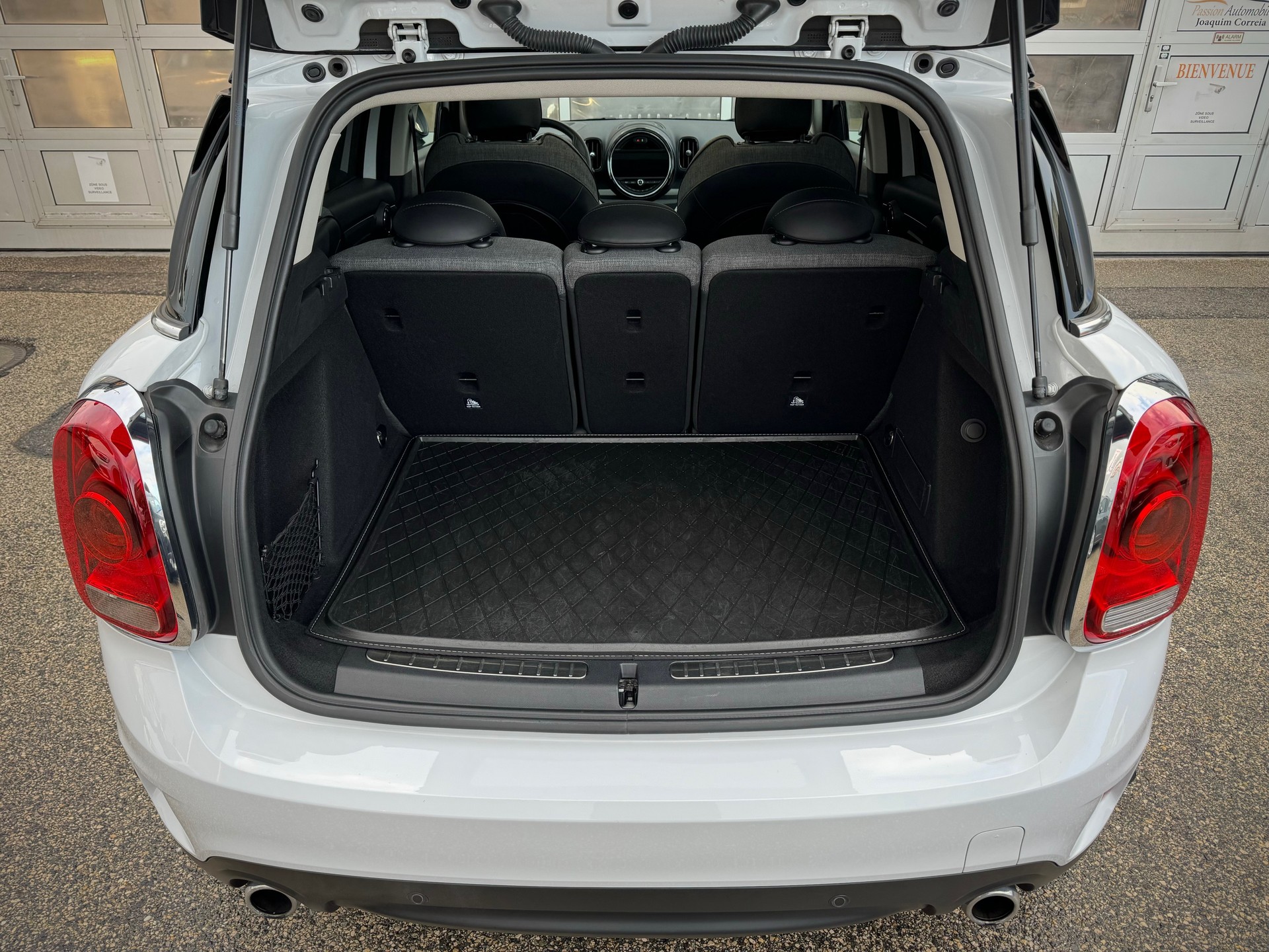 MINI Countryman Cooper S ALL4 Steptronic - Véhicule Suisse (CH)-image-15