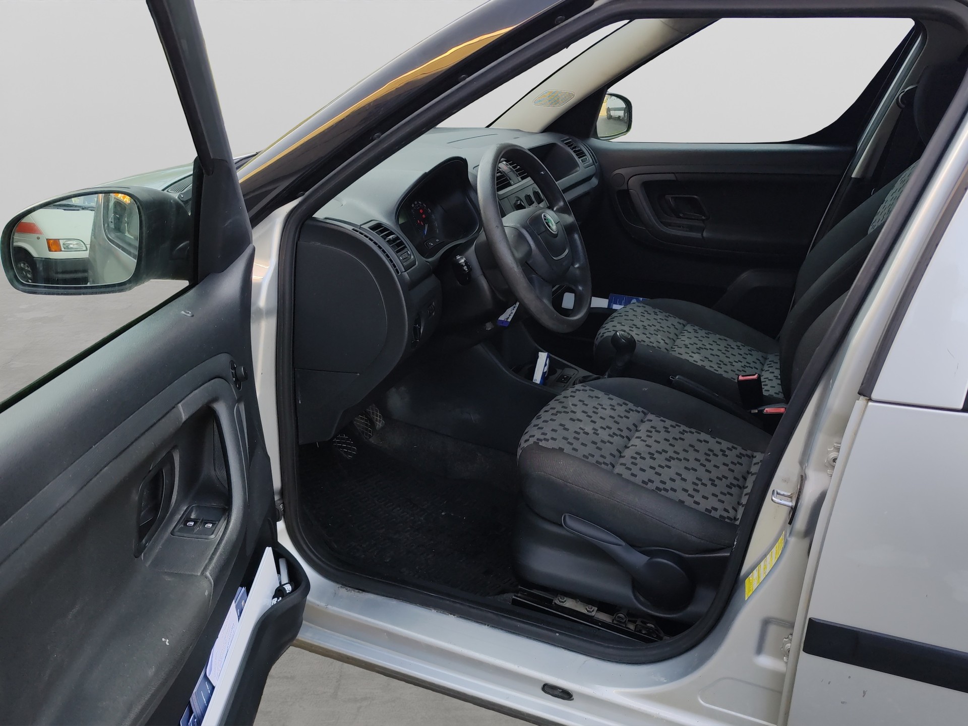 SKODA Praktik 1.2 TDI-image-8