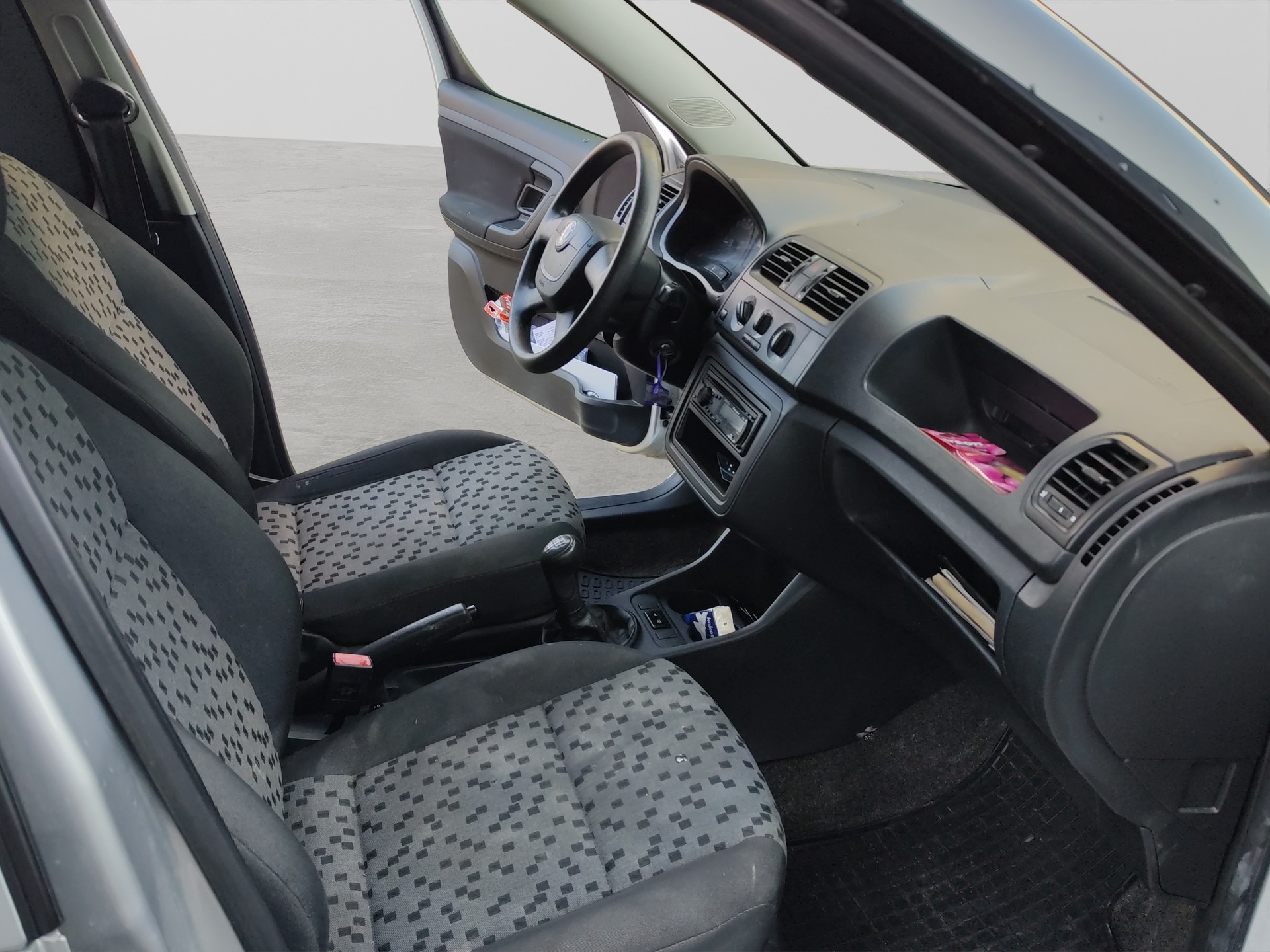 SKODA Praktik 1.2 TDI-image-11