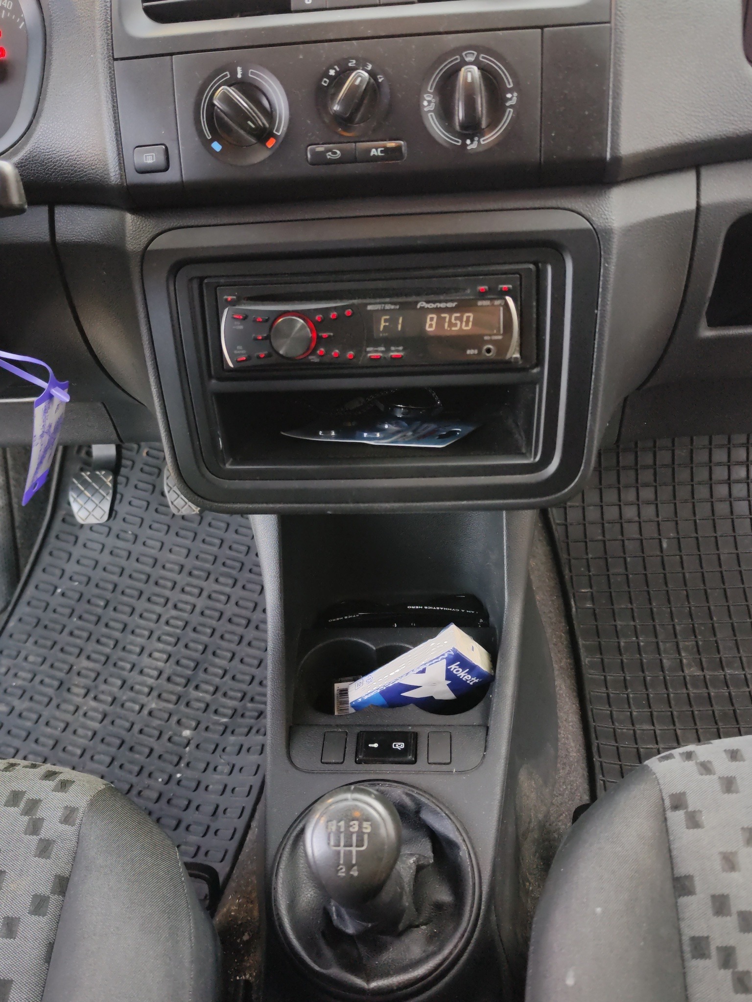 SKODA Praktik 1.2 TDI-image-12